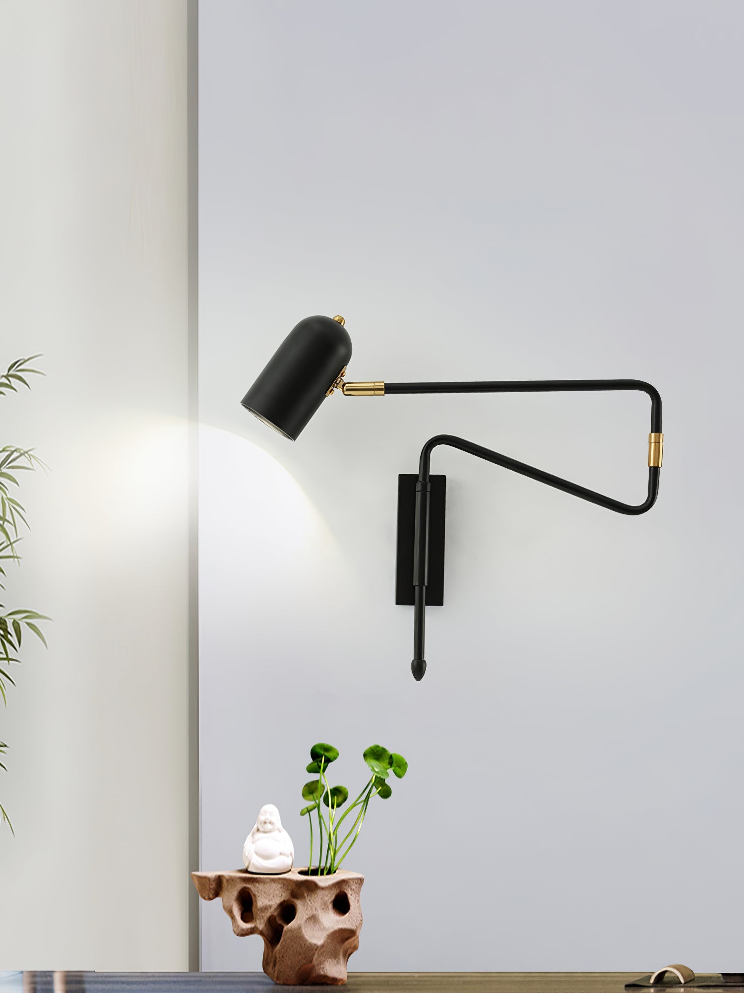 WINDSOR EXTENSIBLE ARM WALL LANTERN