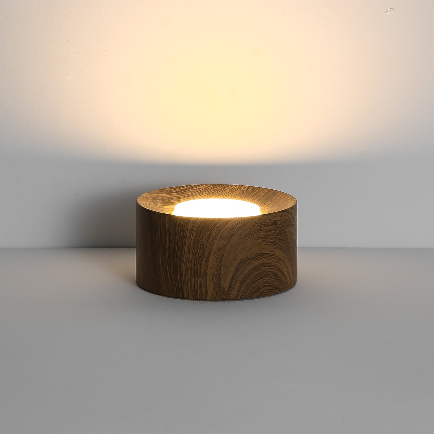 WILLOUGHBY HORIZON FLUSH MOUNT LIGHT