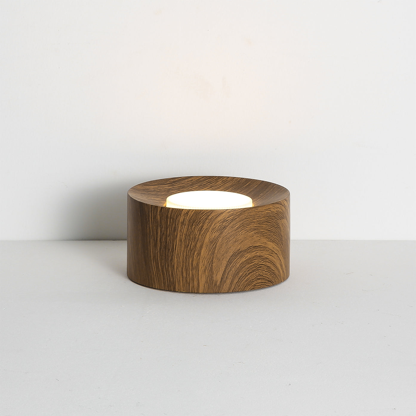 WILLOUGHBY HORIZON FLUSH MOUNT LIGHT