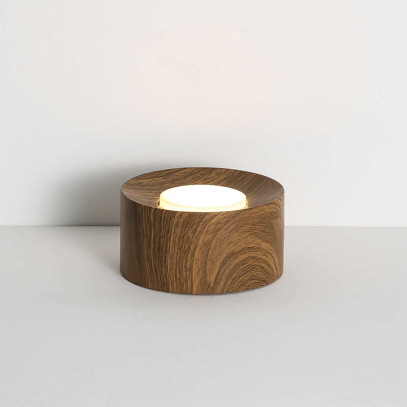 WILLOUGHBY HORIZON FLUSH MOUNT LIGHT
