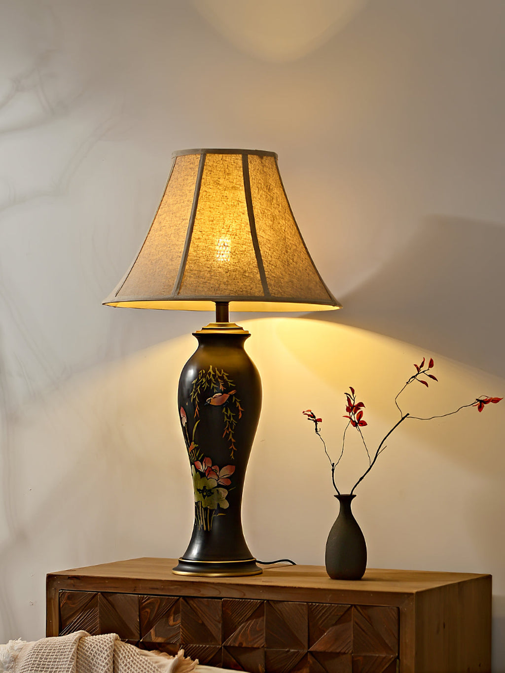 WINTHROP PORCELAIN ILLUMINATION LAMP