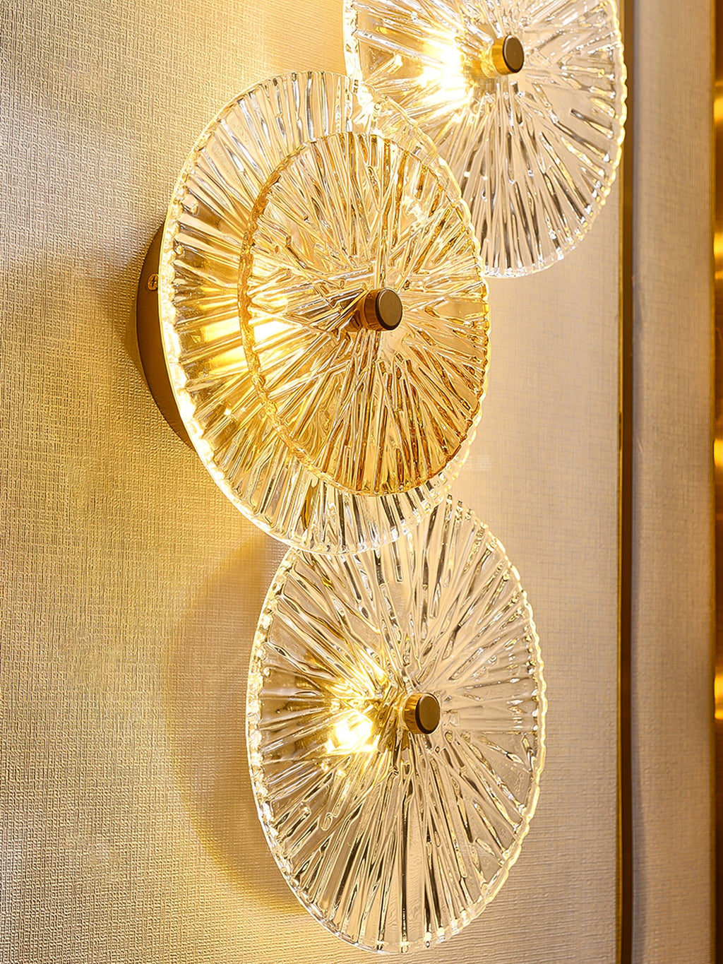 VERDANT FOLIO ILLUMINATED WALL SCONCE