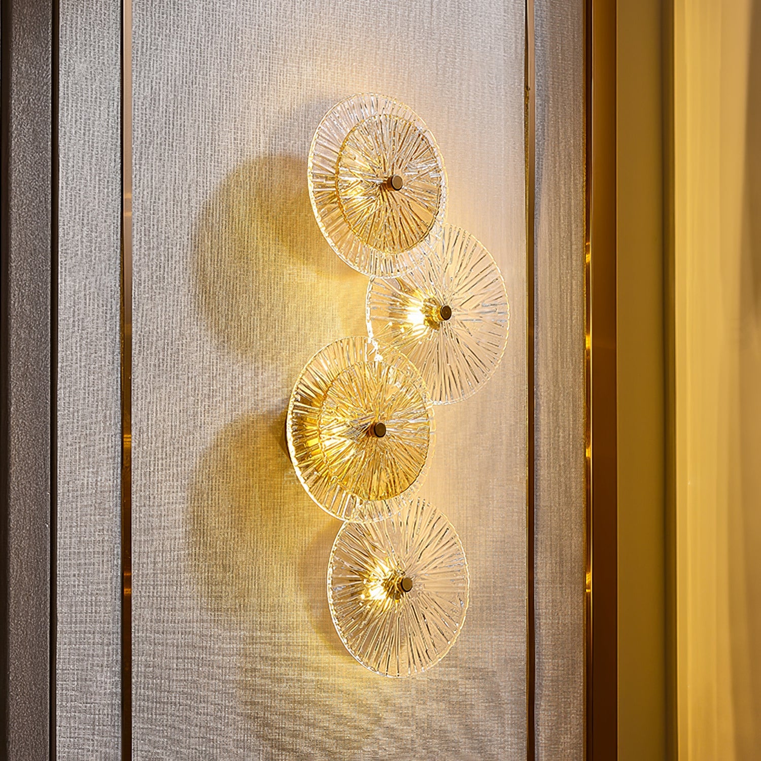 VERDANT FOLIO ILLUMINATED WALL SCONCE