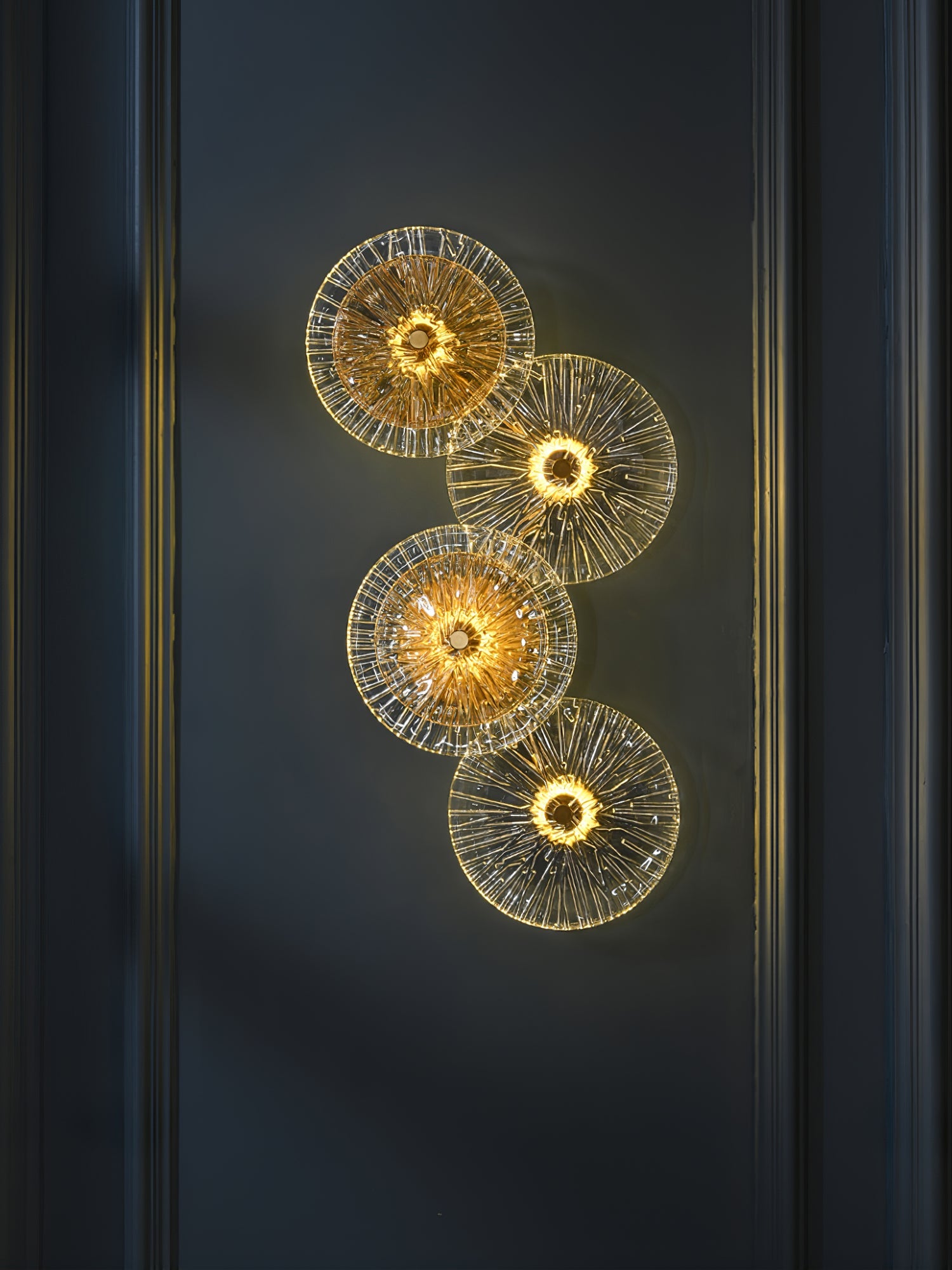 VERDANT FOLIO ILLUMINATED WALL SCONCE