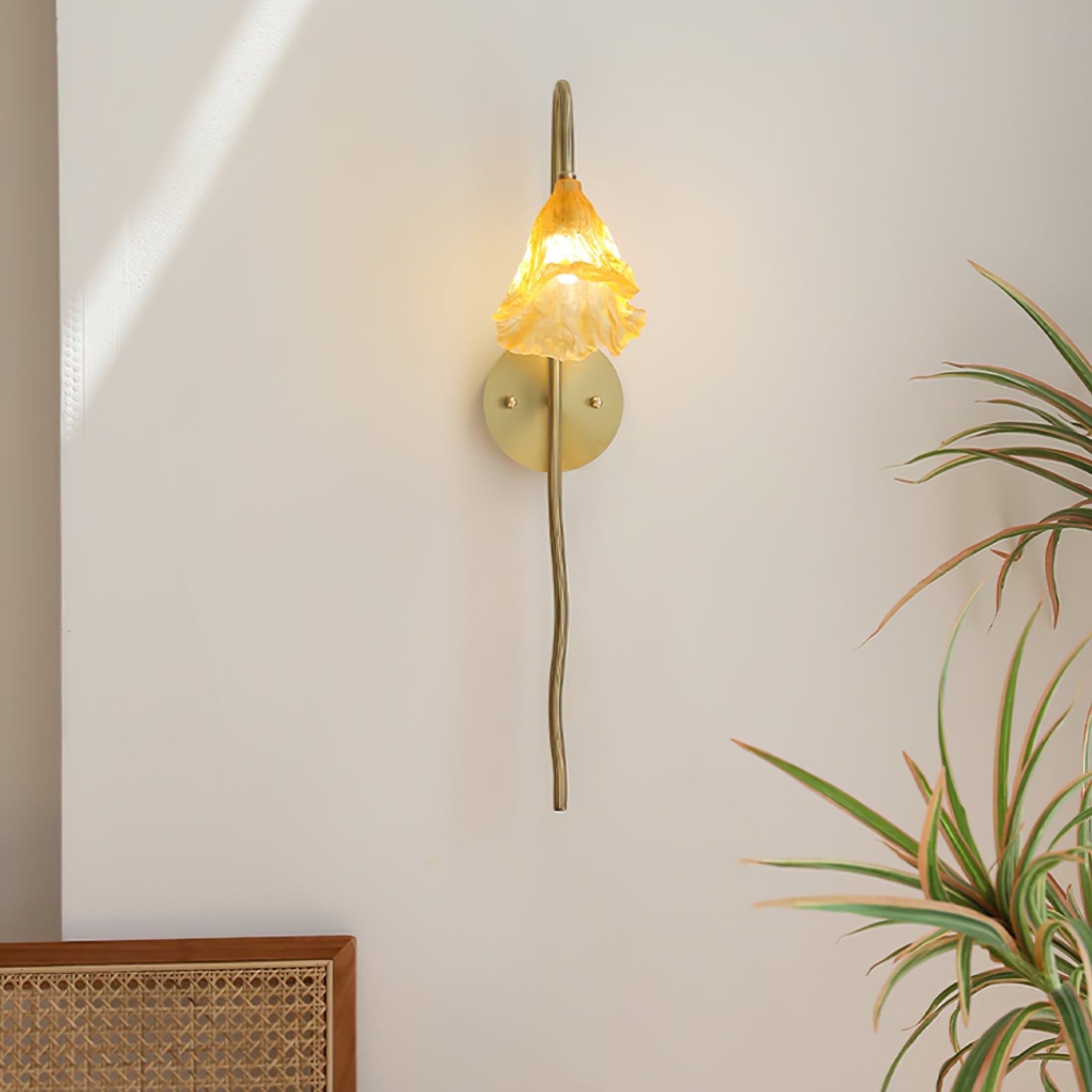 WINTERBOURNE AMBER GLOW WALL SCONCE