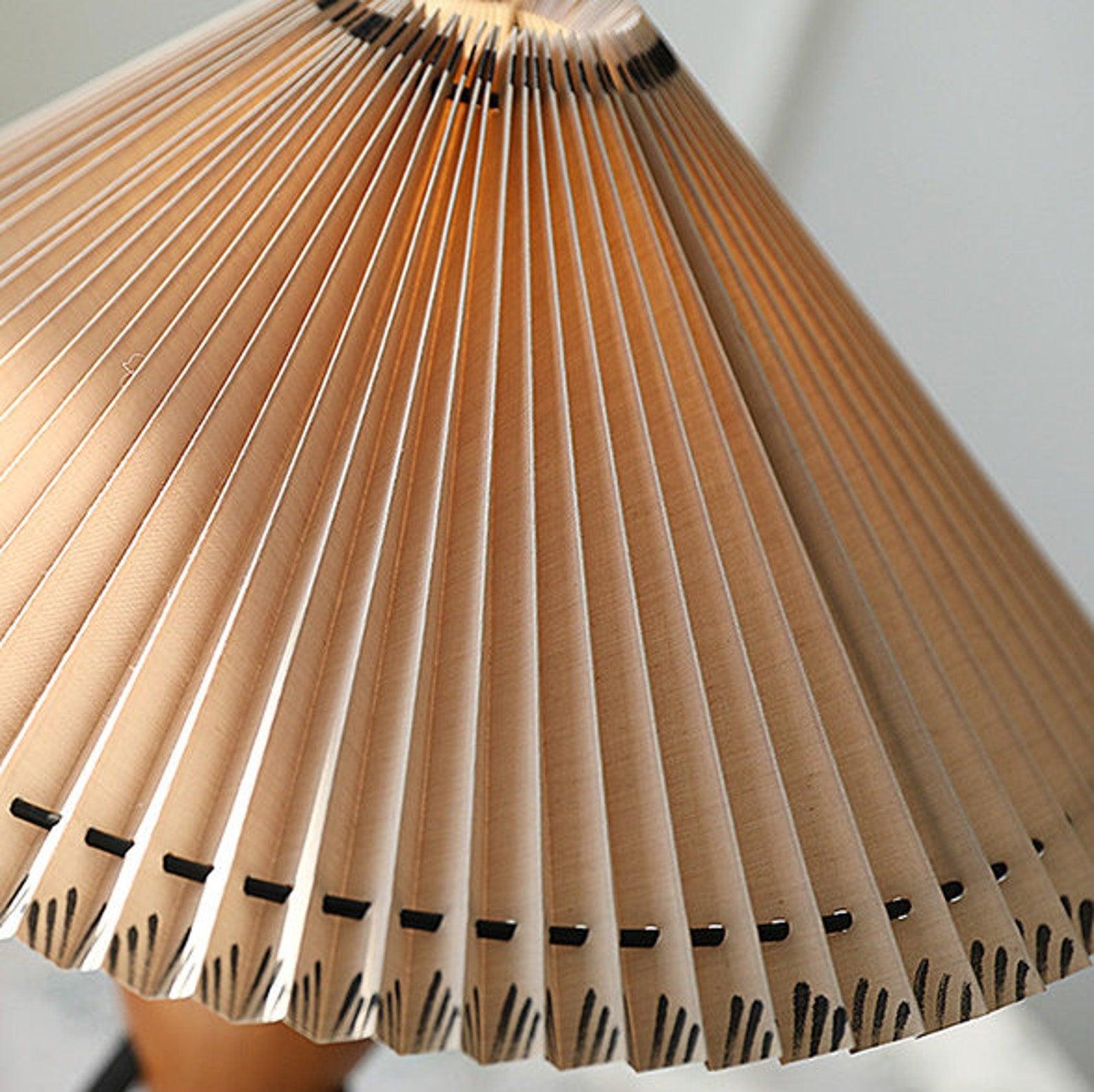 FENWICK MID-CENTURY GLASS TABLE LAMP