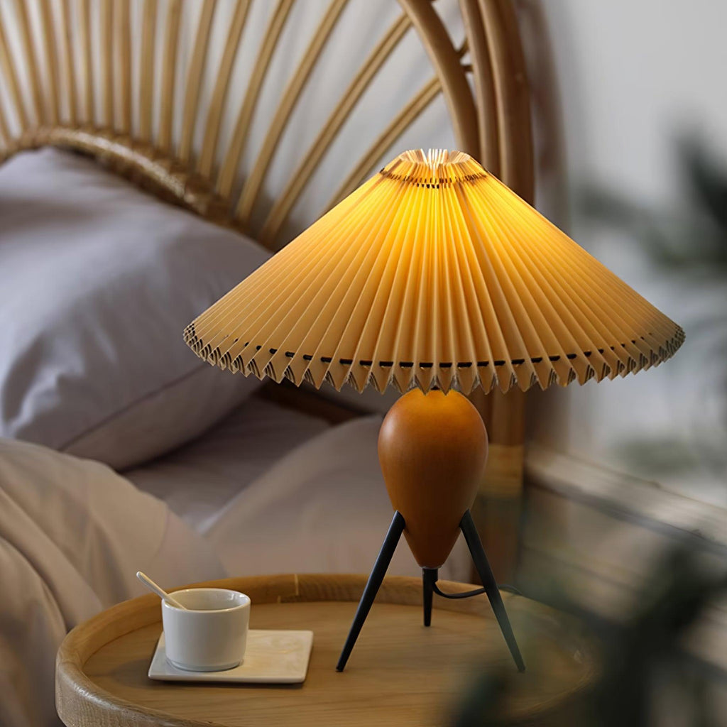 FENWICK MID-CENTURY GLASS TABLE LAMP