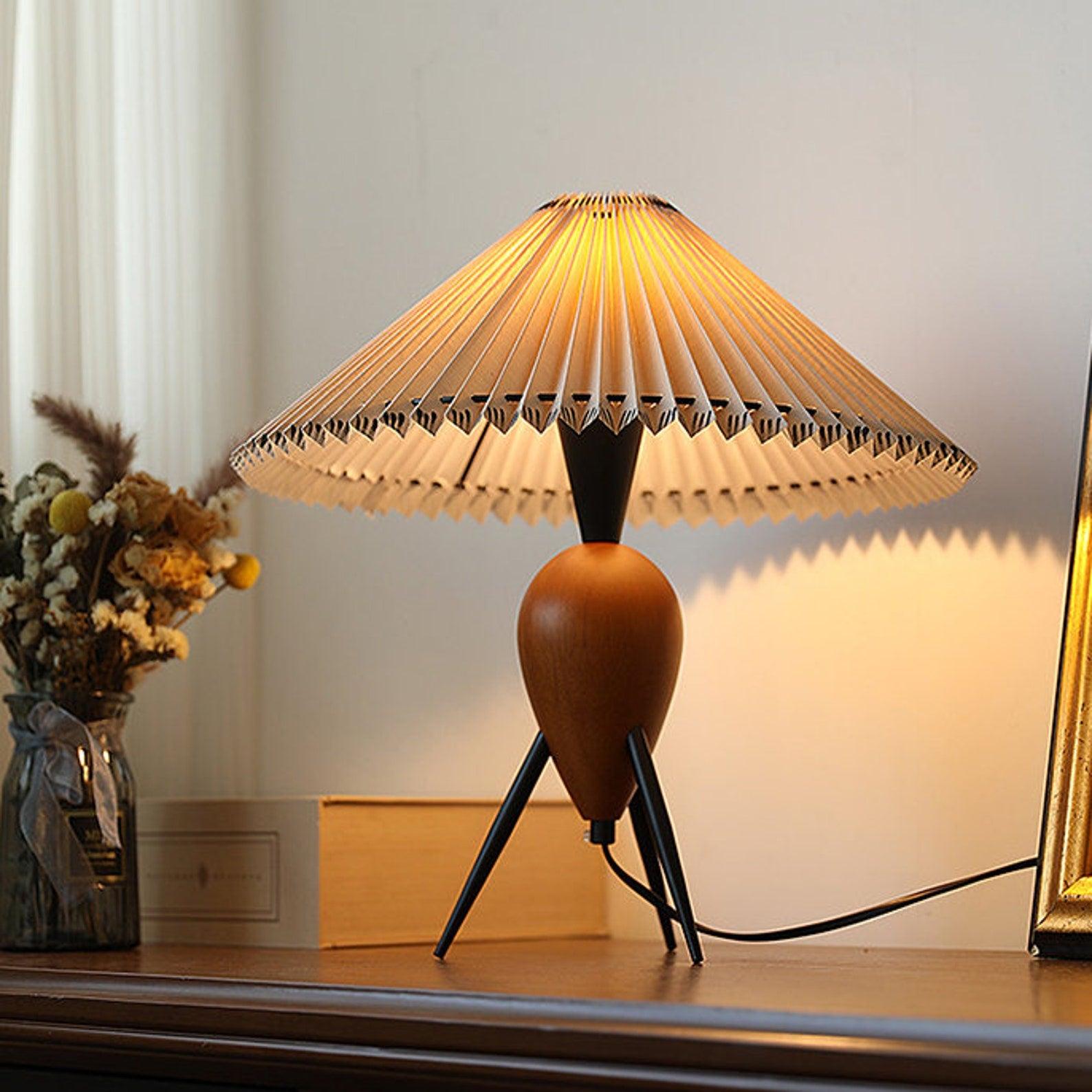 FENWICK MID-CENTURY GLASS TABLE LAMP