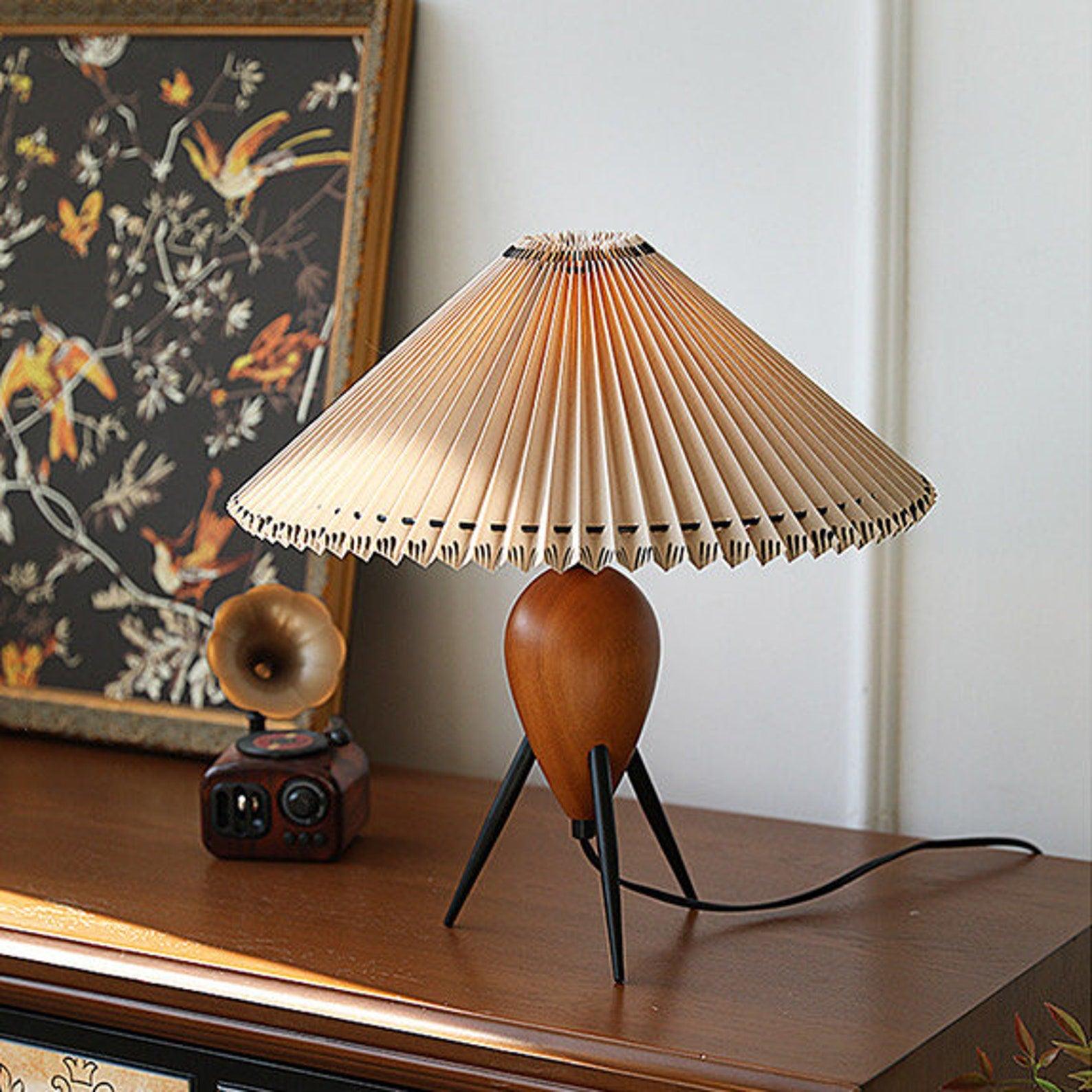 FENWICK MID-CENTURY GLASS TABLE LAMP