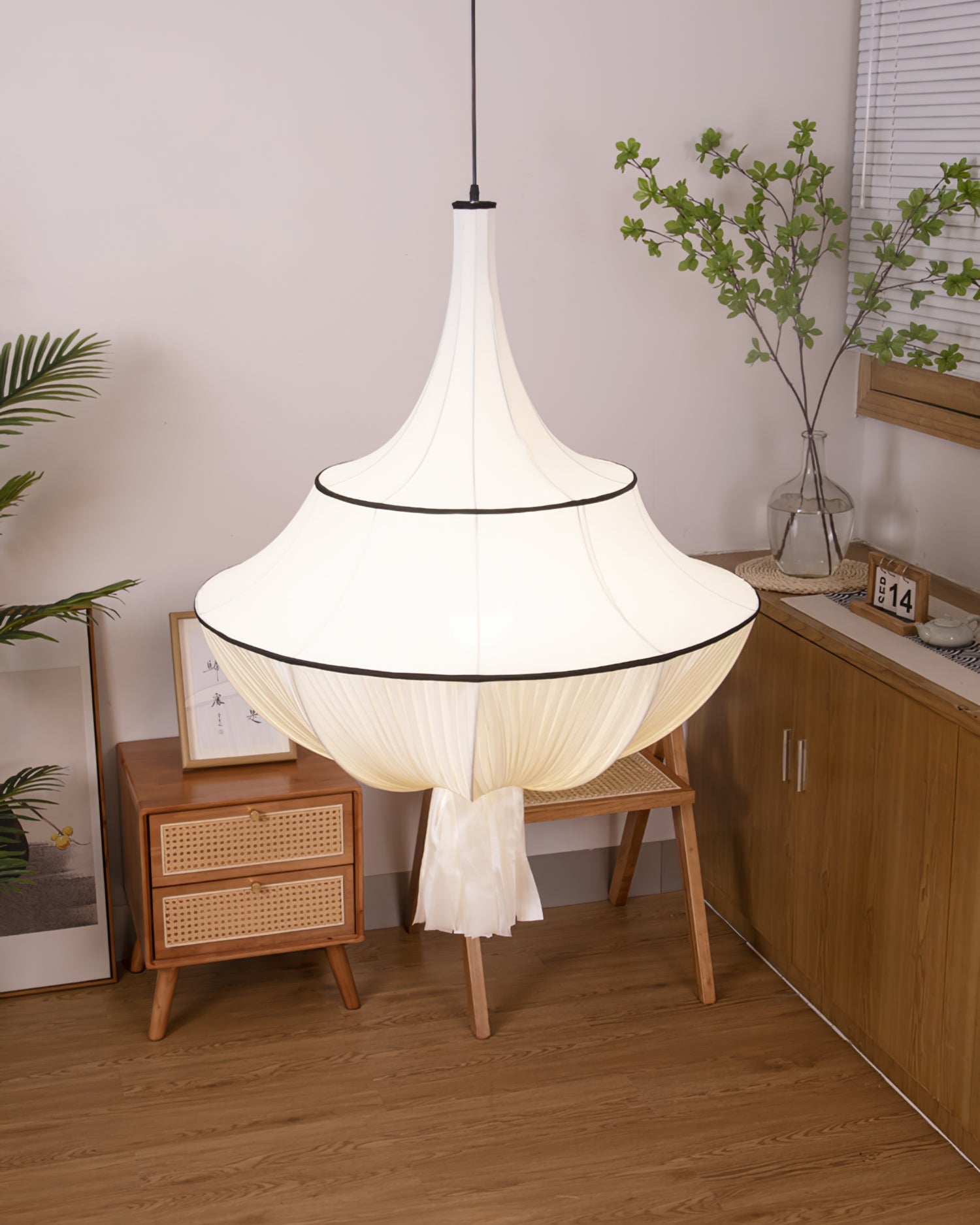 RAVENWOOD HANGING GLOBE LIGHT