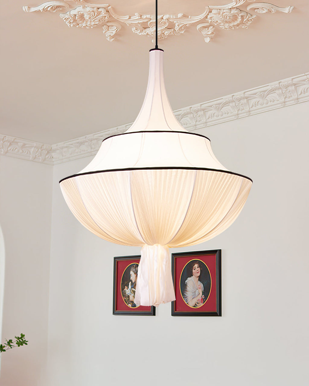 RAVENWOOD HANGING GLOBE LIGHT