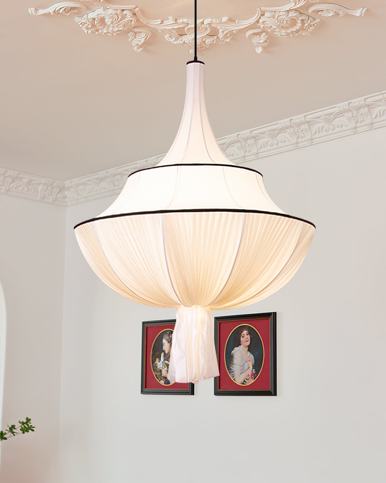 RAVENWOOD HANGING GLOBE LIGHT