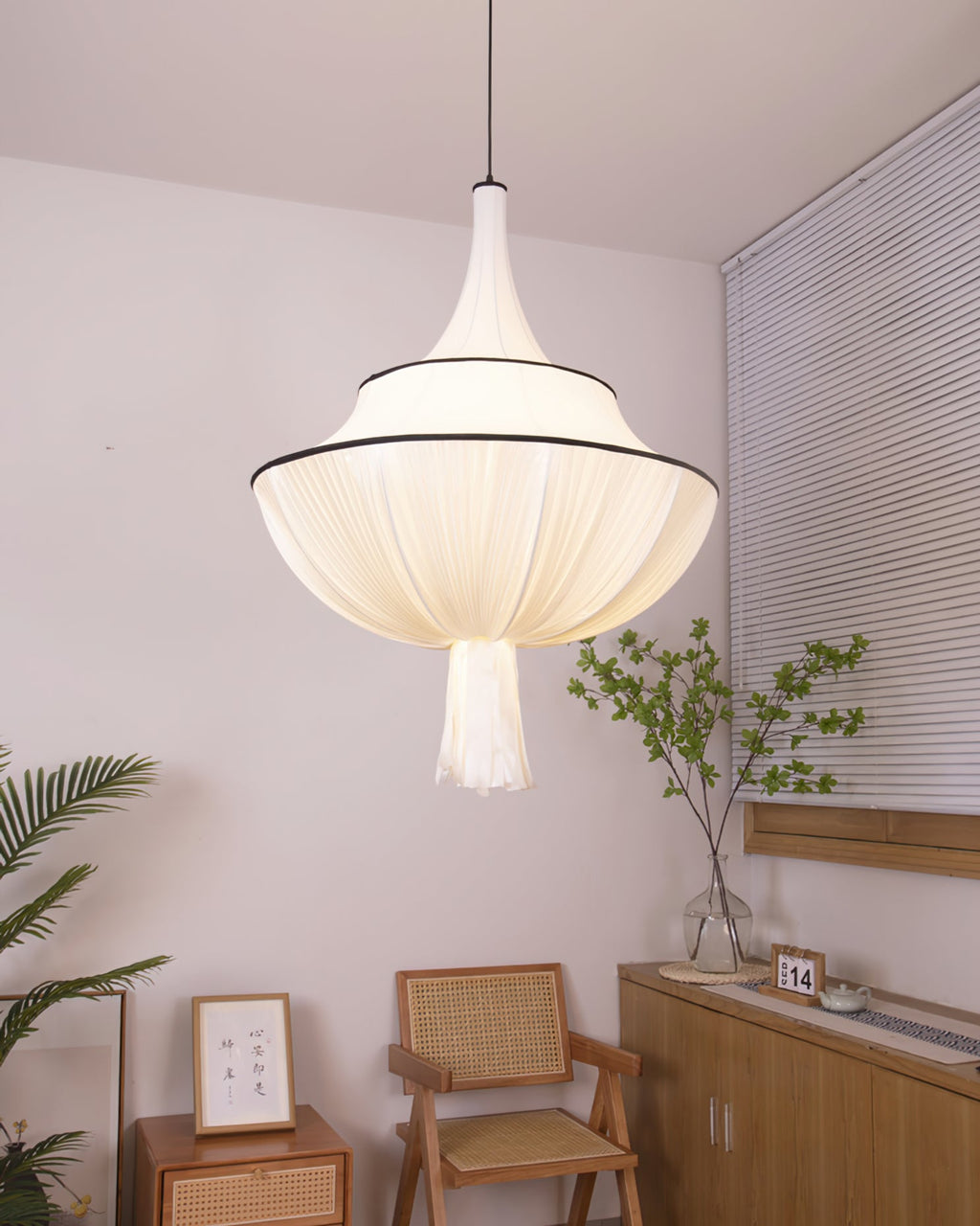 RAVENWOOD HANGING GLOBE LIGHT