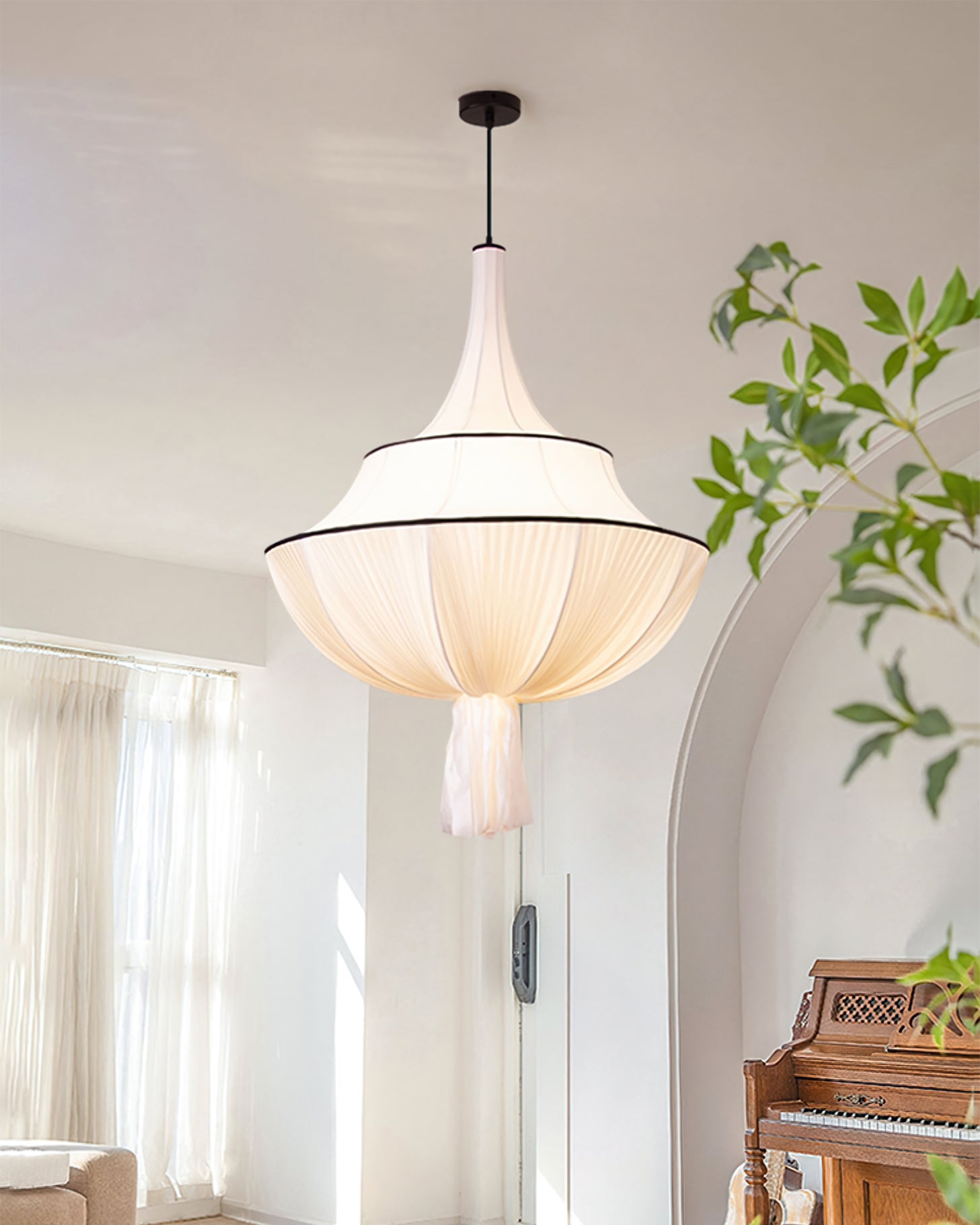 RAVENWOOD HANGING GLOBE LIGHT