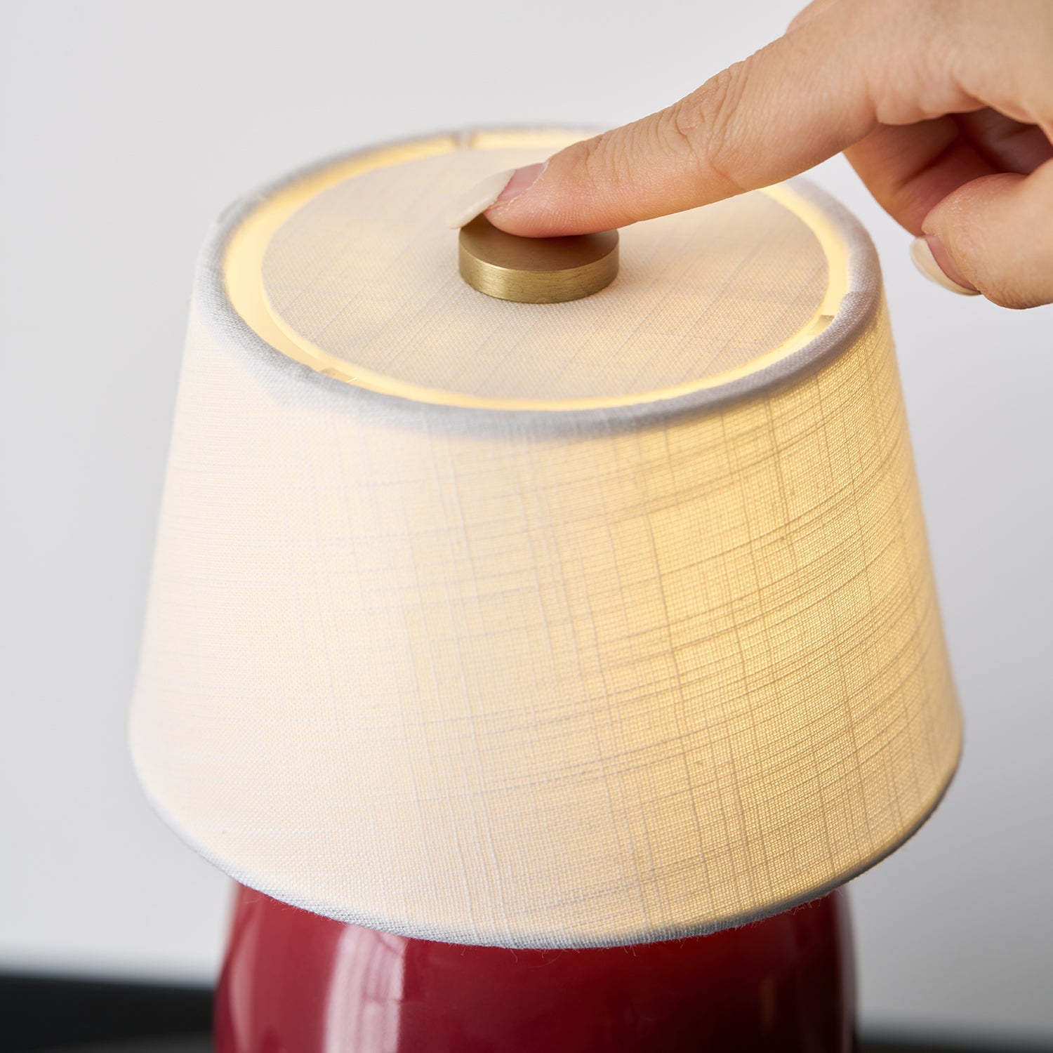 BRIDGEMAN IVORY HUE TABLE LANTERN