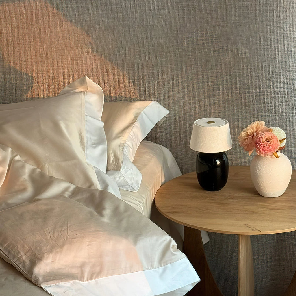 BRIDGEMAN IVORY HUE TABLE LANTERN