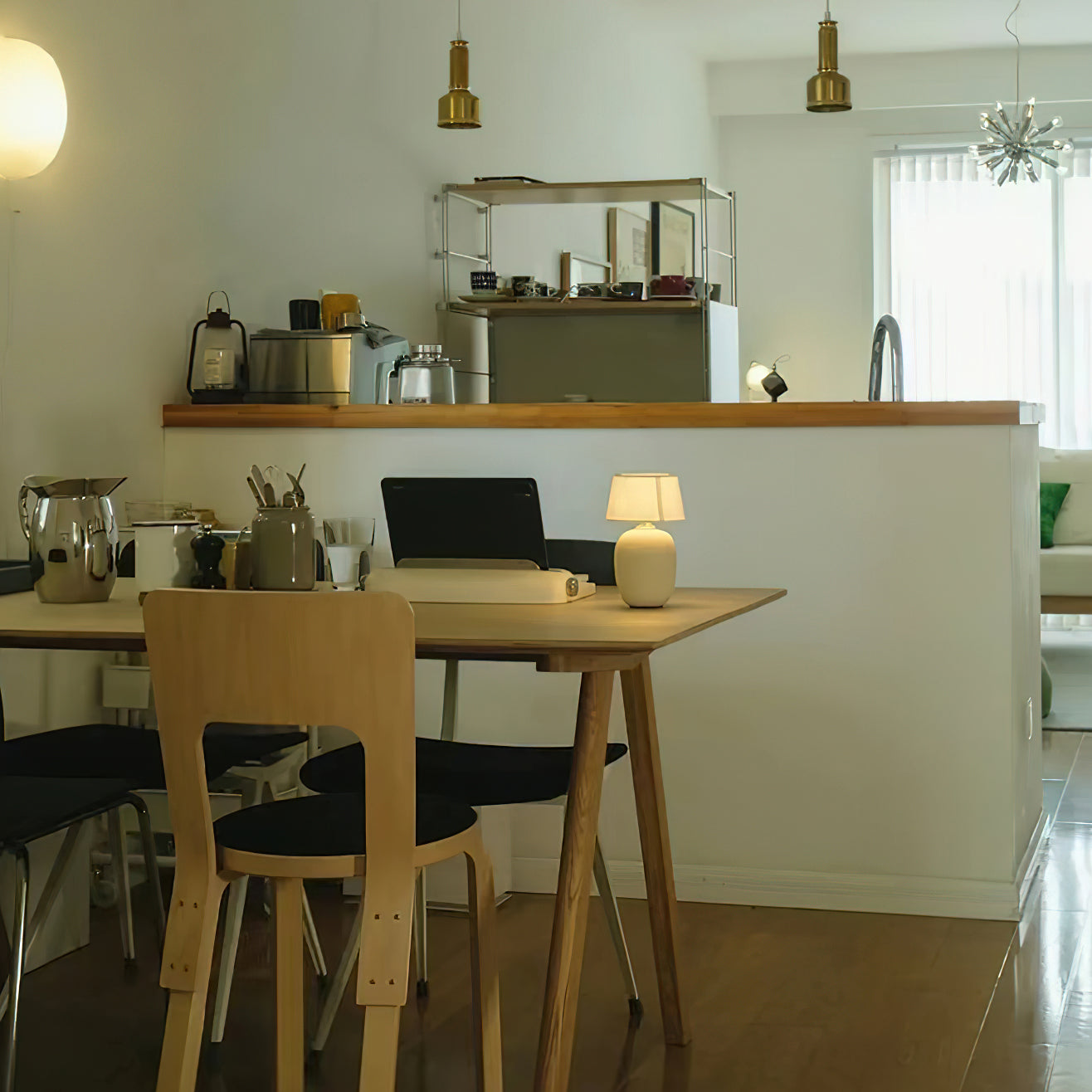 BRIDGEMAN IVORY HUE TABLE LANTERN