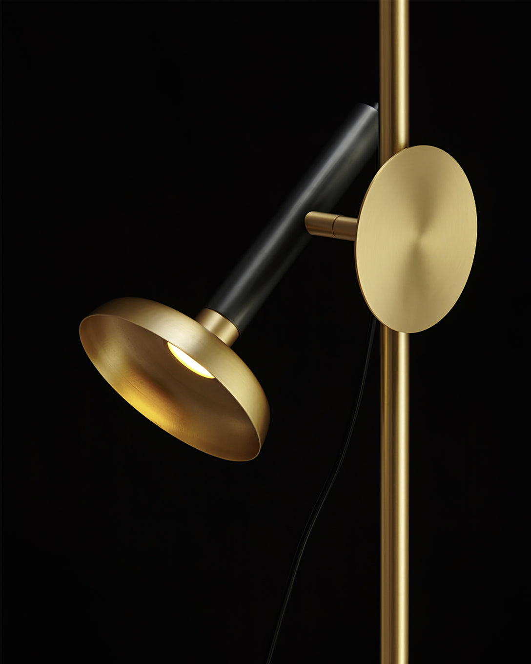 Ravenswood Arcane Illumination Lamp