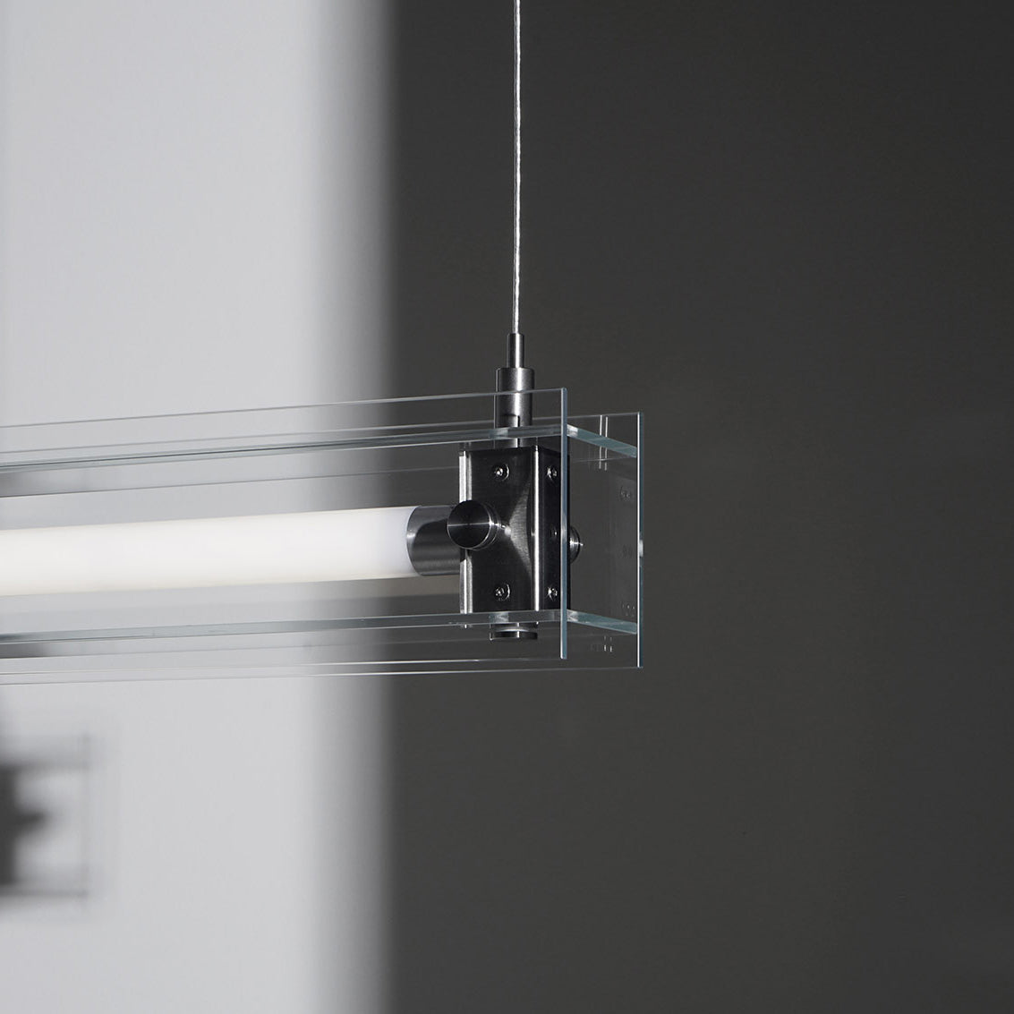 RAVENSHOE GLOBE HANGING LIGHT