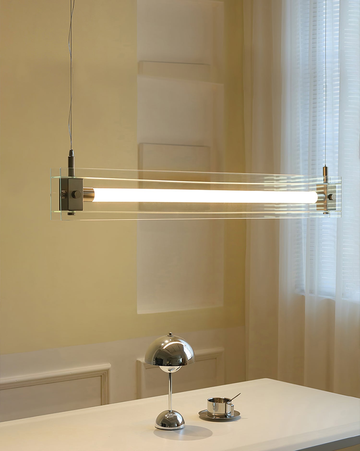 RAVENSHOE GLOBE HANGING LIGHT