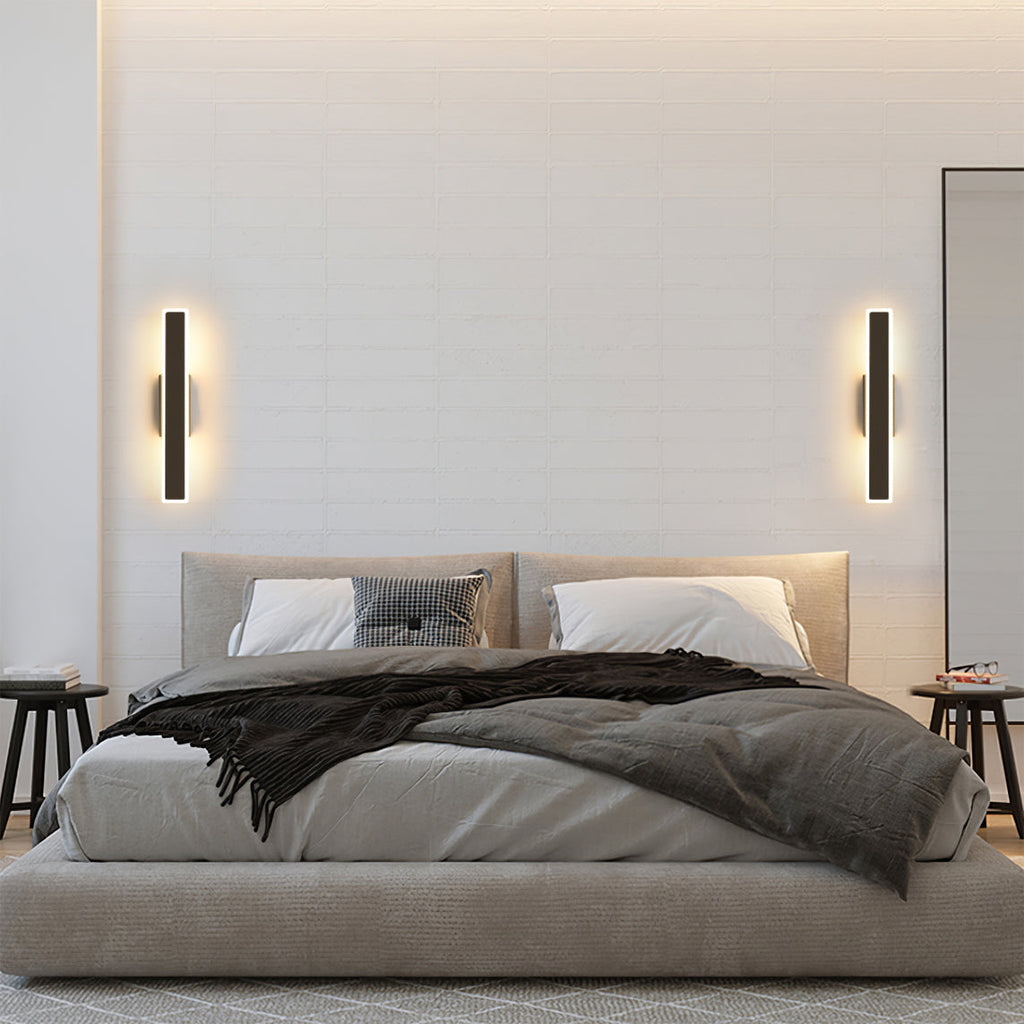 FENWICK GLOWING HORIZON WALL SCONCE