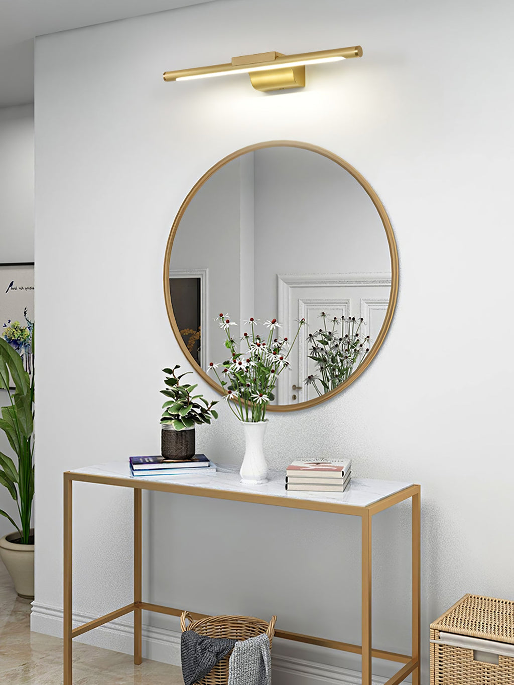 WINTHORPE METALLIC CURVED WALL SCONCE