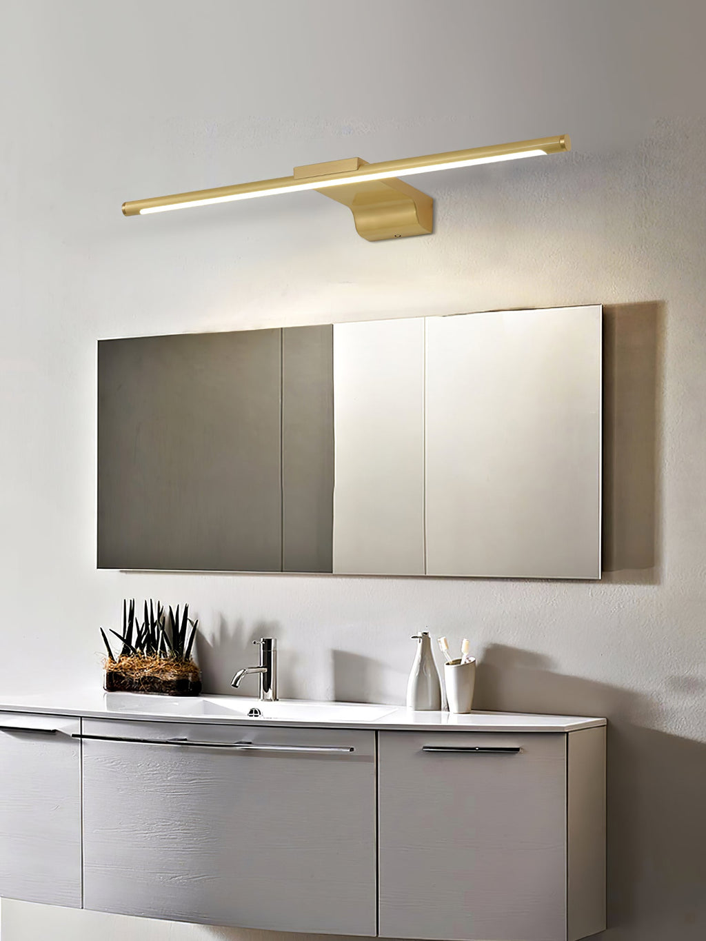 WINTHORPE METALLIC CURVED WALL SCONCE