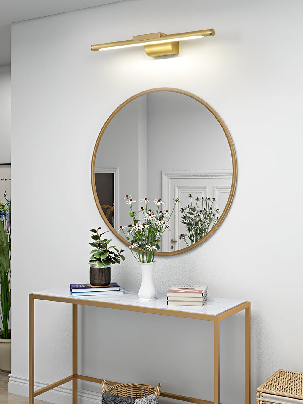WINTHORPE METALLIC CURVED WALL SCONCE