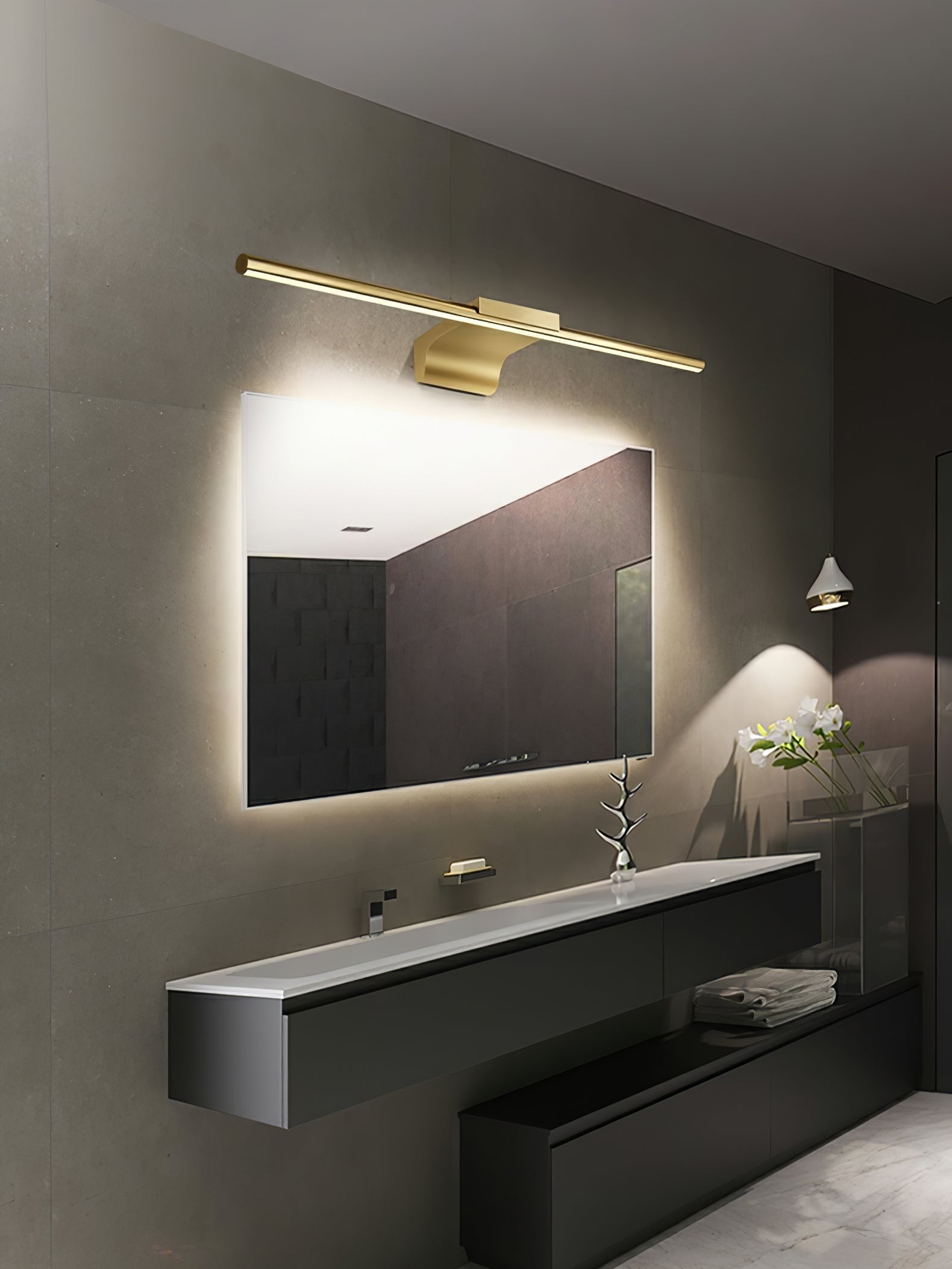 WINTHORPE METALLIC CURVED WALL SCONCE