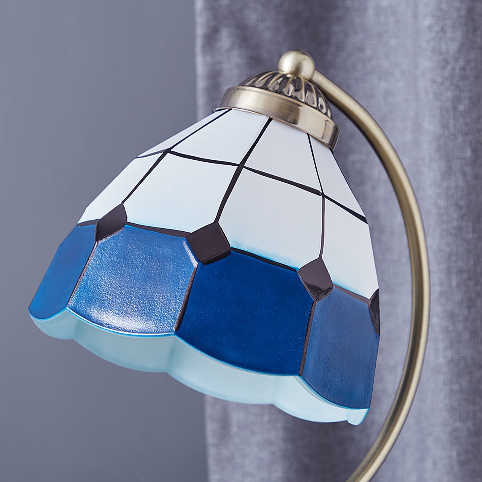 WINDSOR GLOW IRIDESCENT LAMP