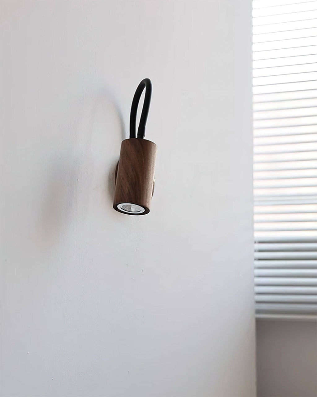 WINTHORPE MINIATURE ILLUMINATION SCONCE