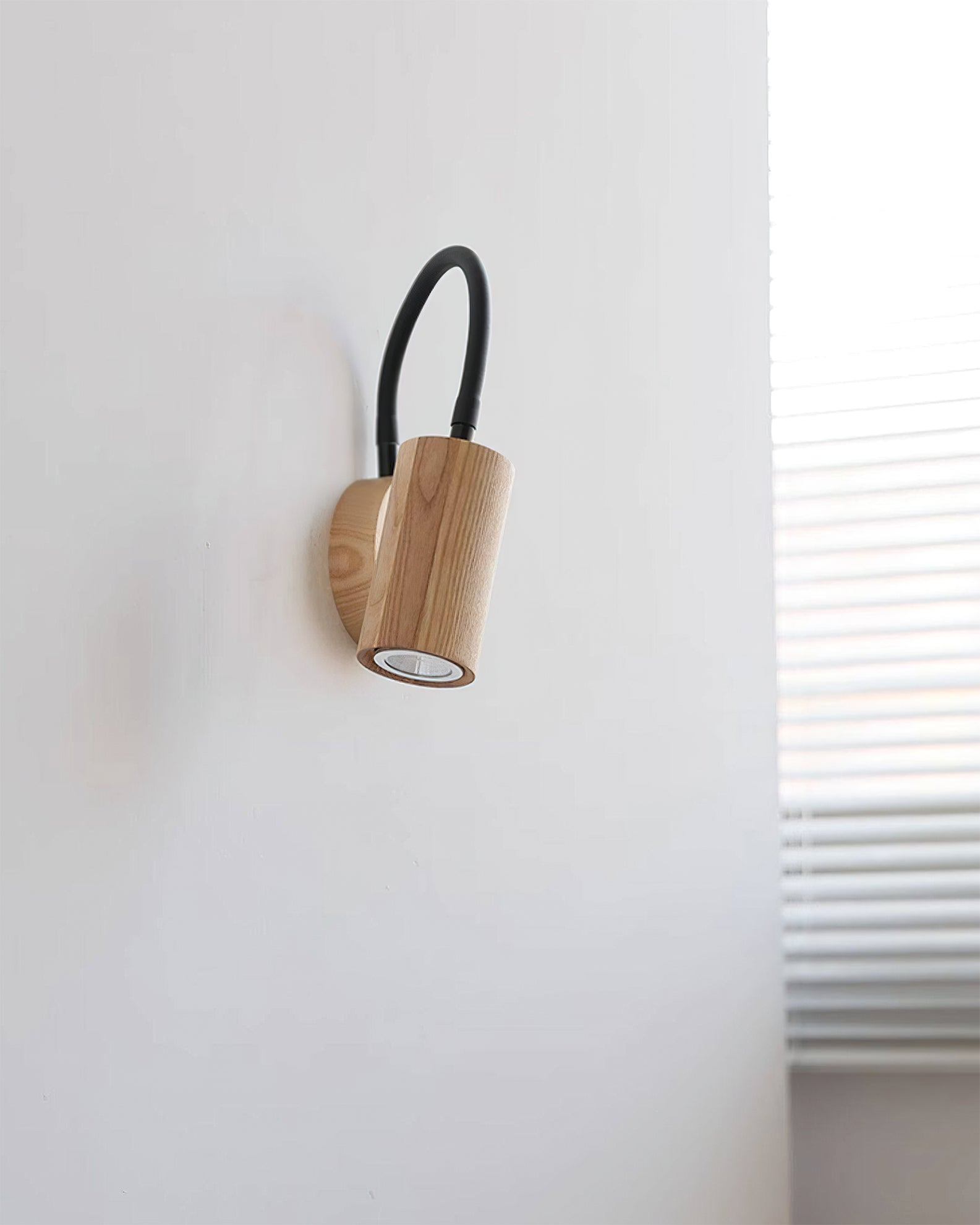 WINTHORPE MINIATURE ILLUMINATION SCONCE