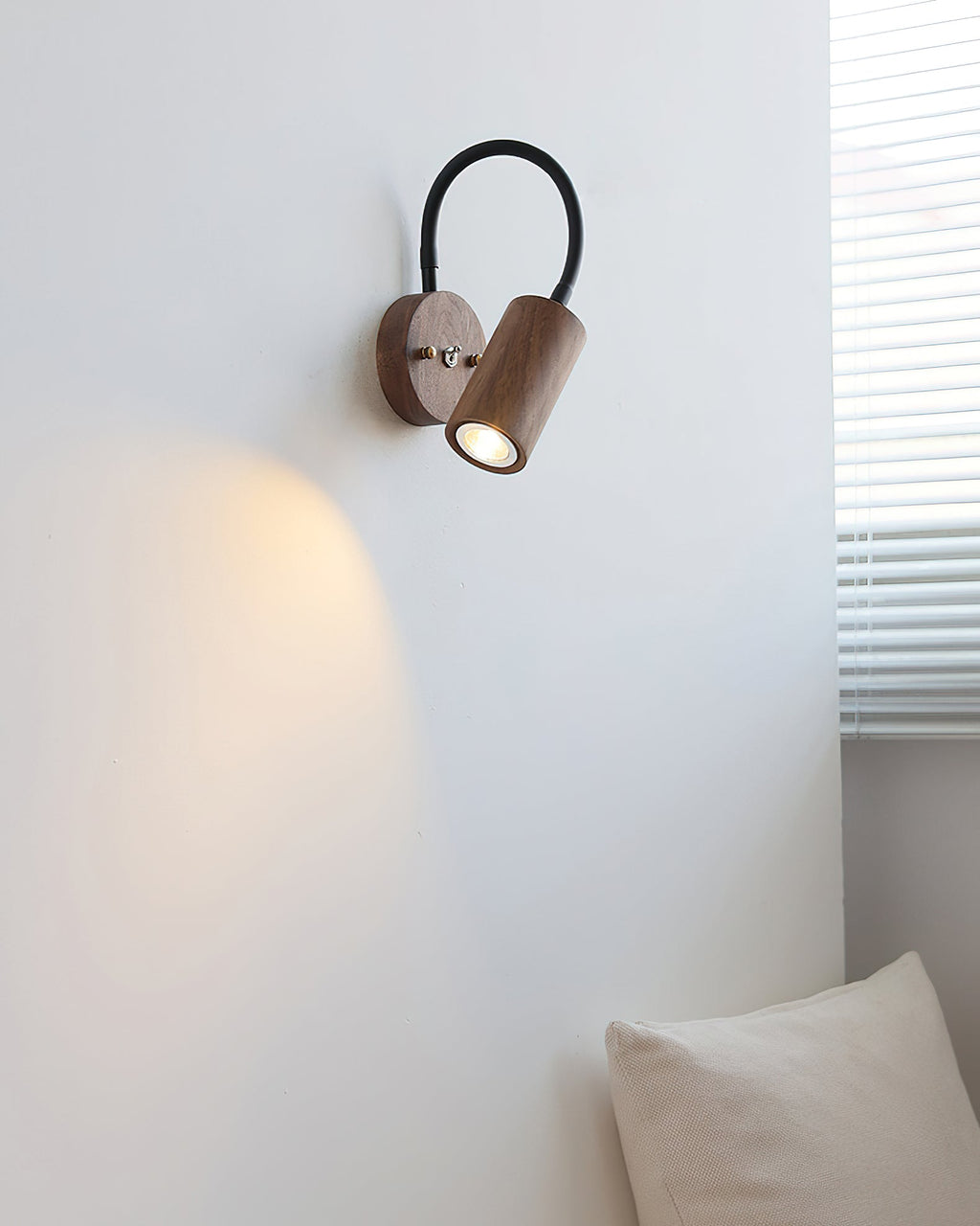 WINTHORPE MINIATURE ILLUMINATION SCONCE