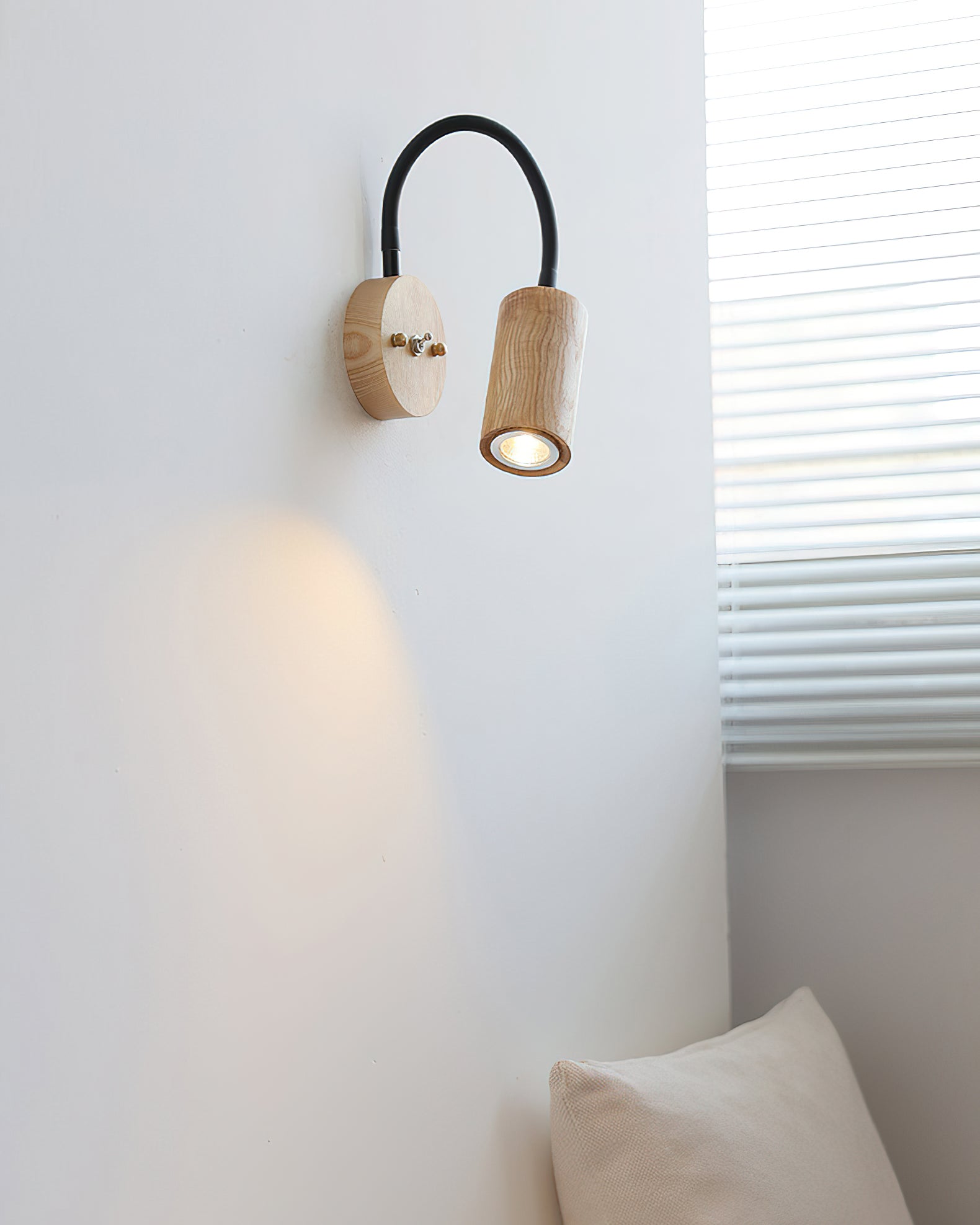 WINTHORPE MINIATURE ILLUMINATION SCONCE