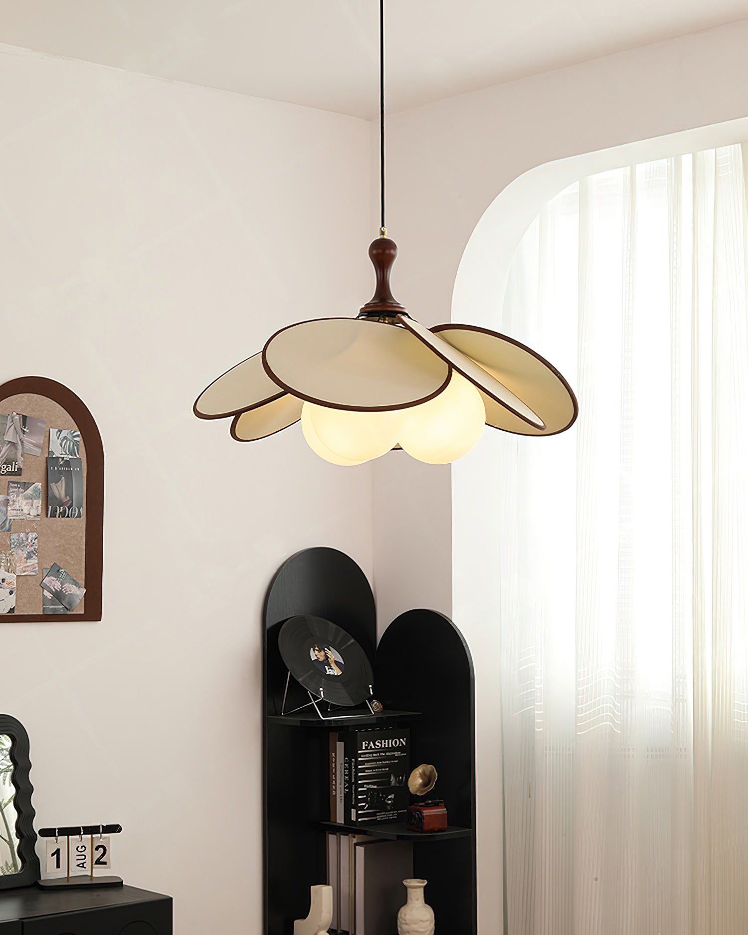 BEAUMONT CRYSTAL DROPLET PENDANT