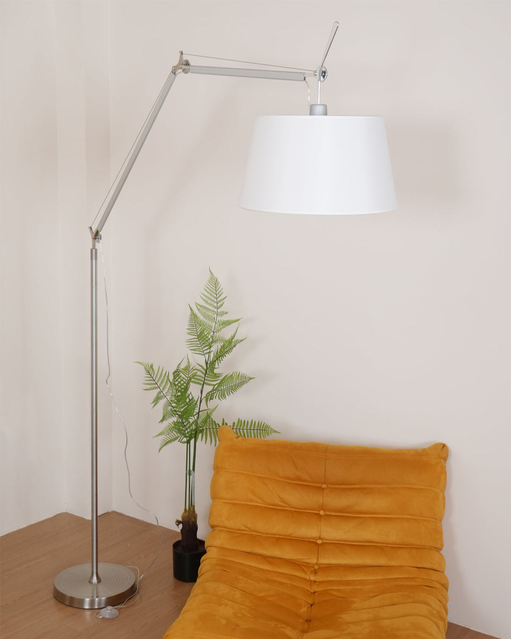 WINTHORPE MID-CENTURY ILLUMINATION COLUMN