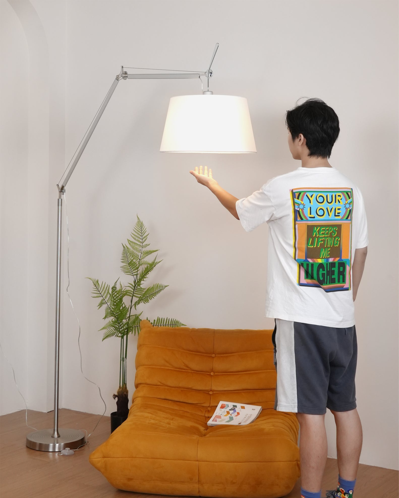 WINTHORPE MID-CENTURY ILLUMINATION COLUMN