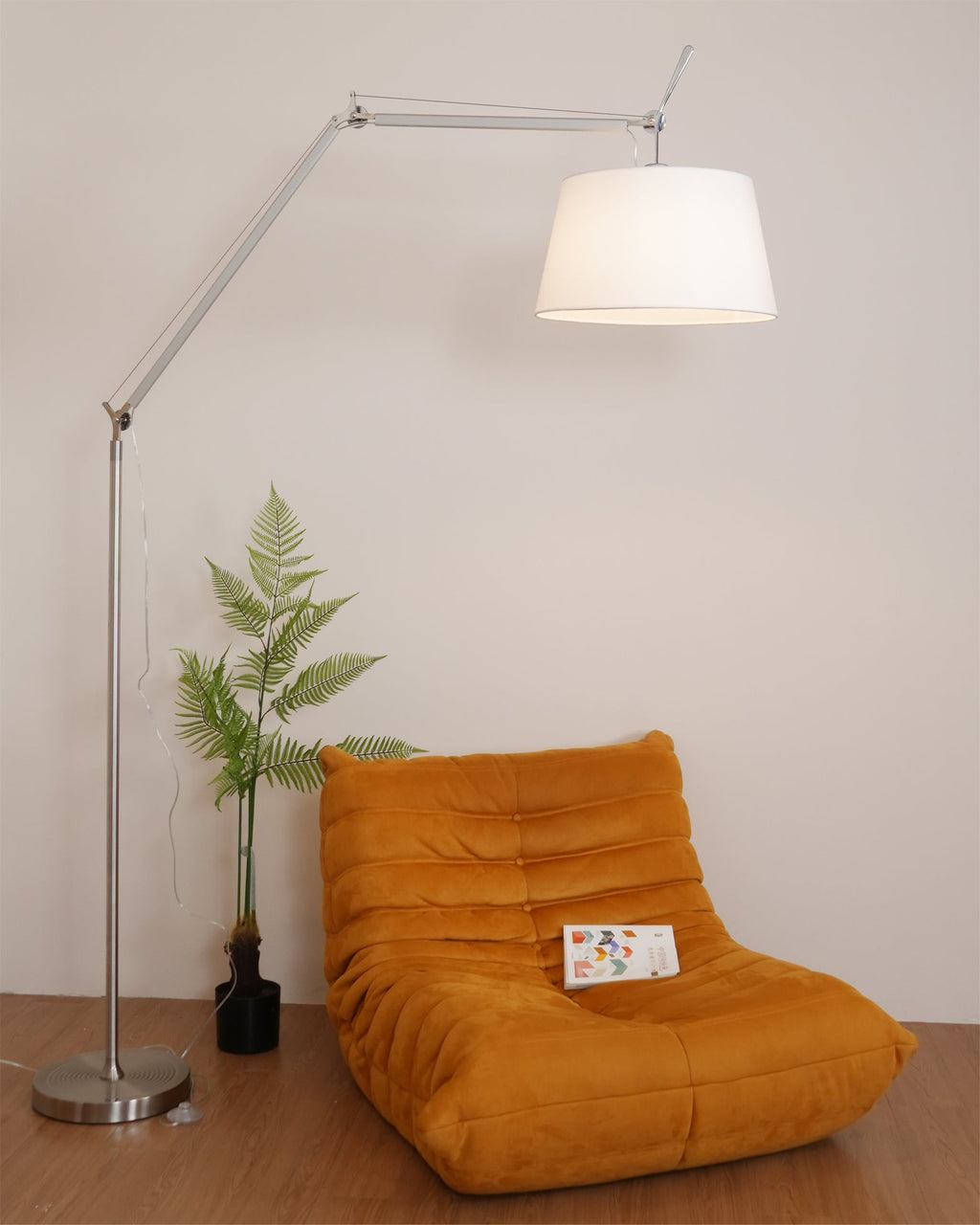 WINTHORPE MID-CENTURY ILLUMINATION COLUMN