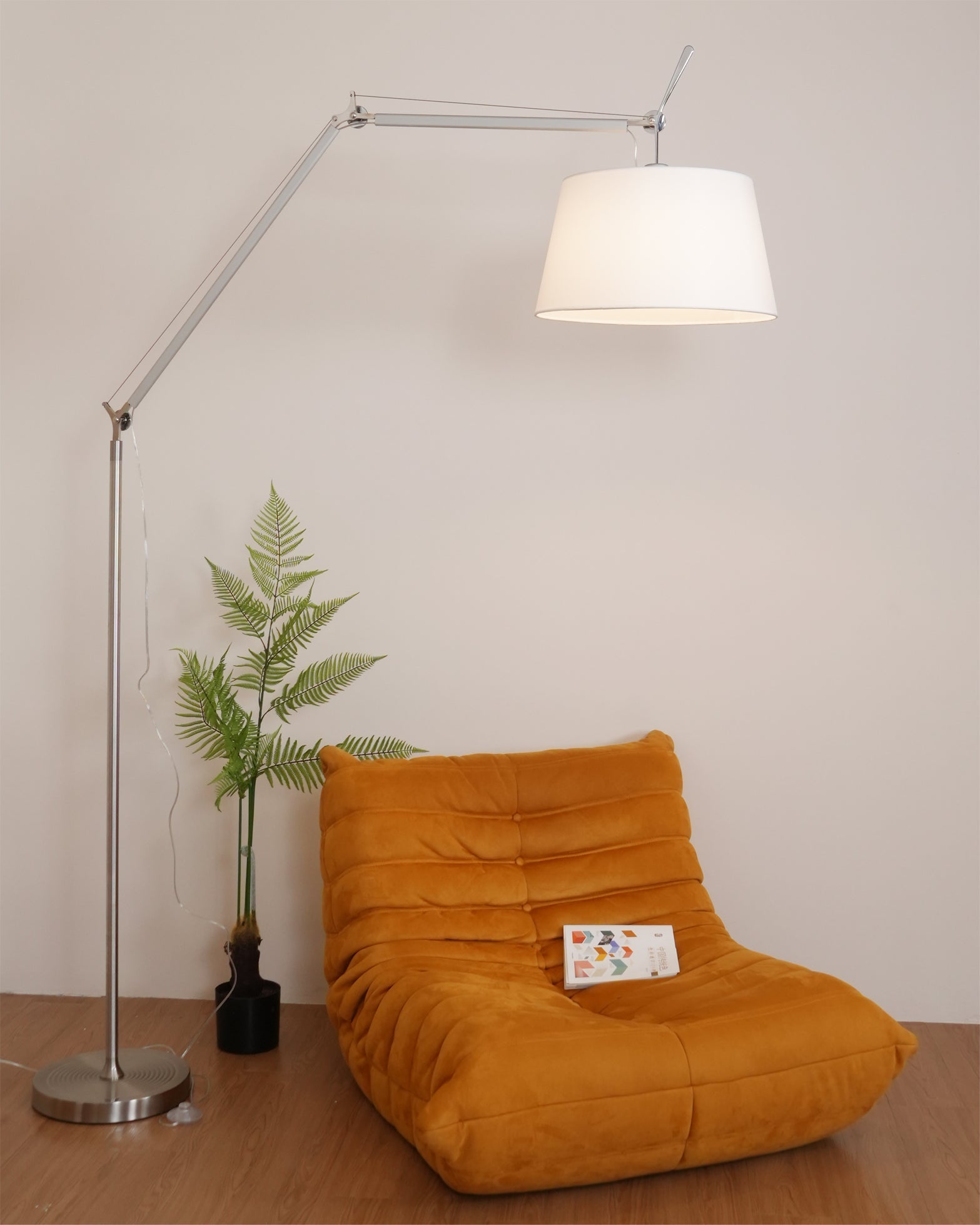 WINTHORPE MID-CENTURY ILLUMINATION COLUMN
