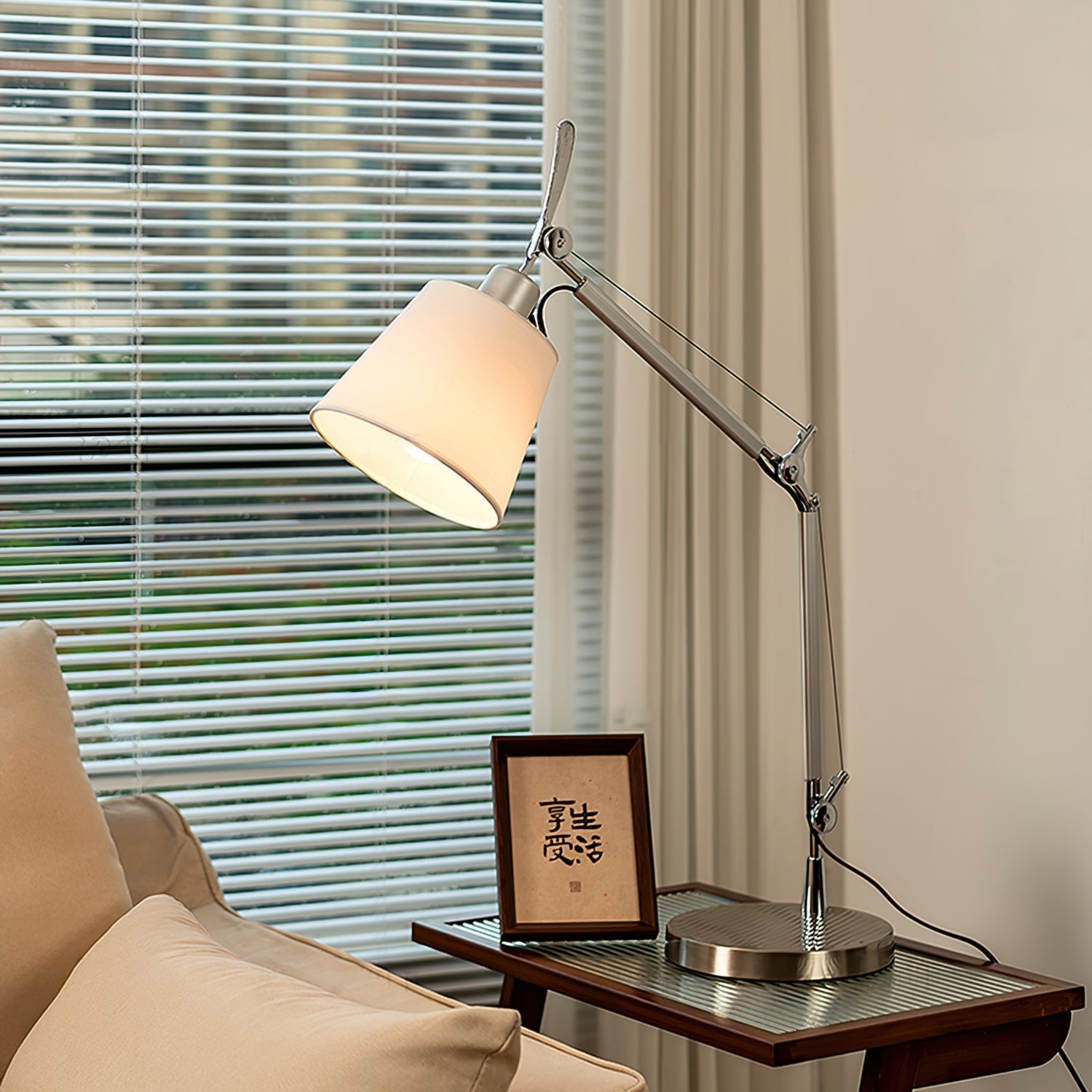 WHITMORE VINTAGE INSPIRATION TABLE LAMP