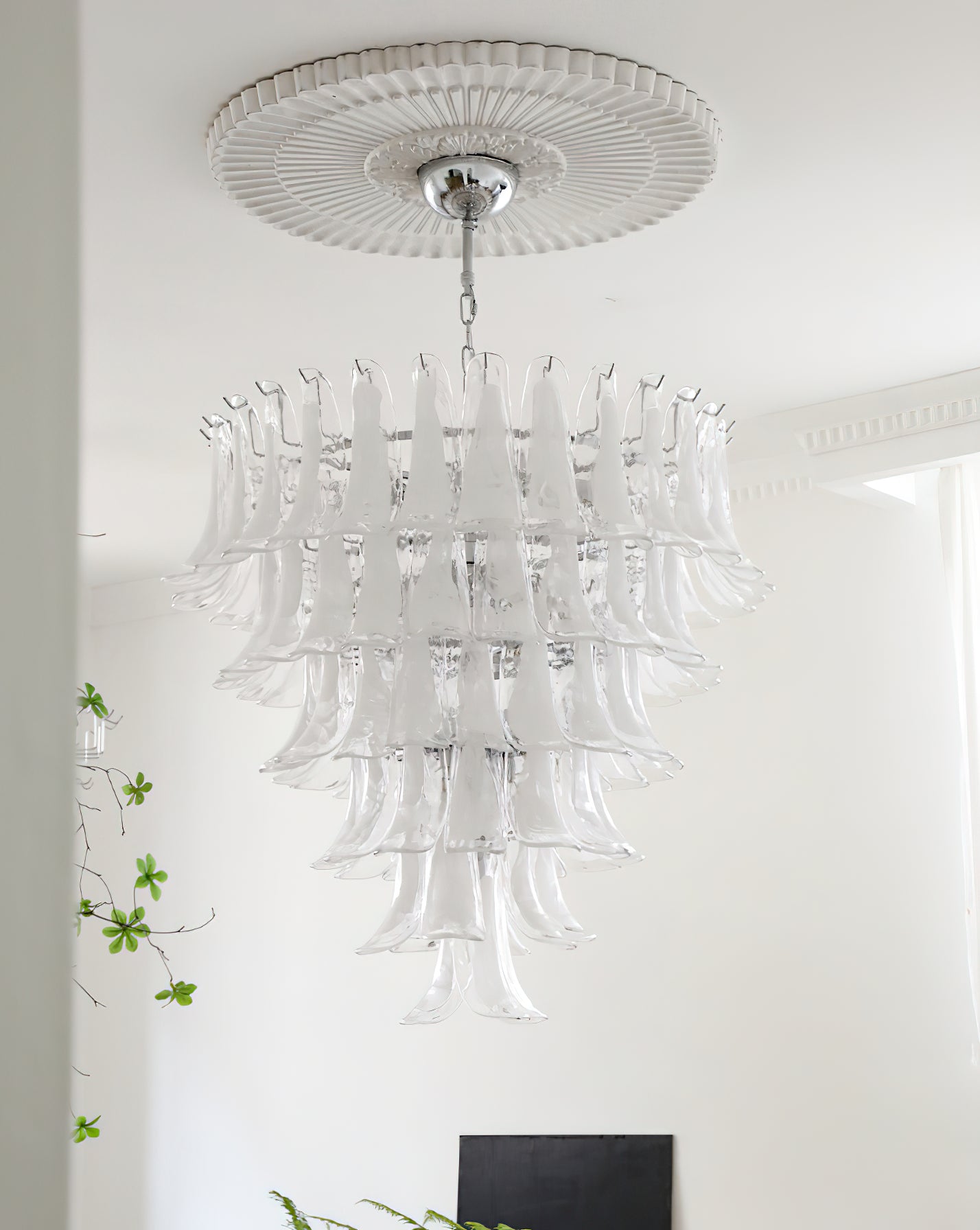VIOLET HUE BLOSSOMING LIGHTING FIXTURE