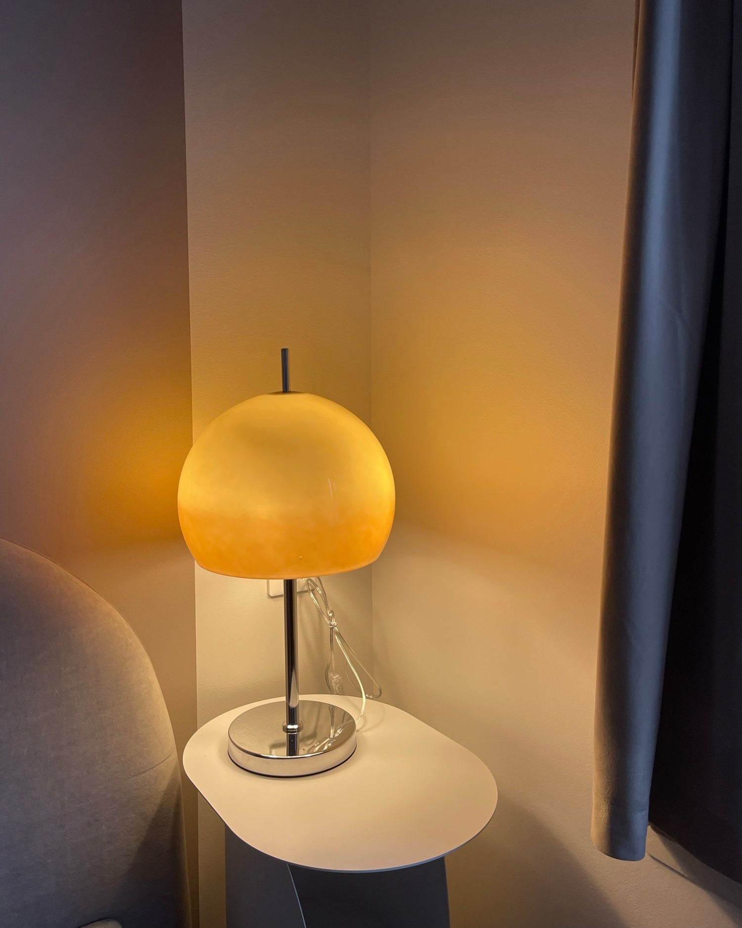 WINTHROP MUSHROOM-SHAPED AMBER LAMP