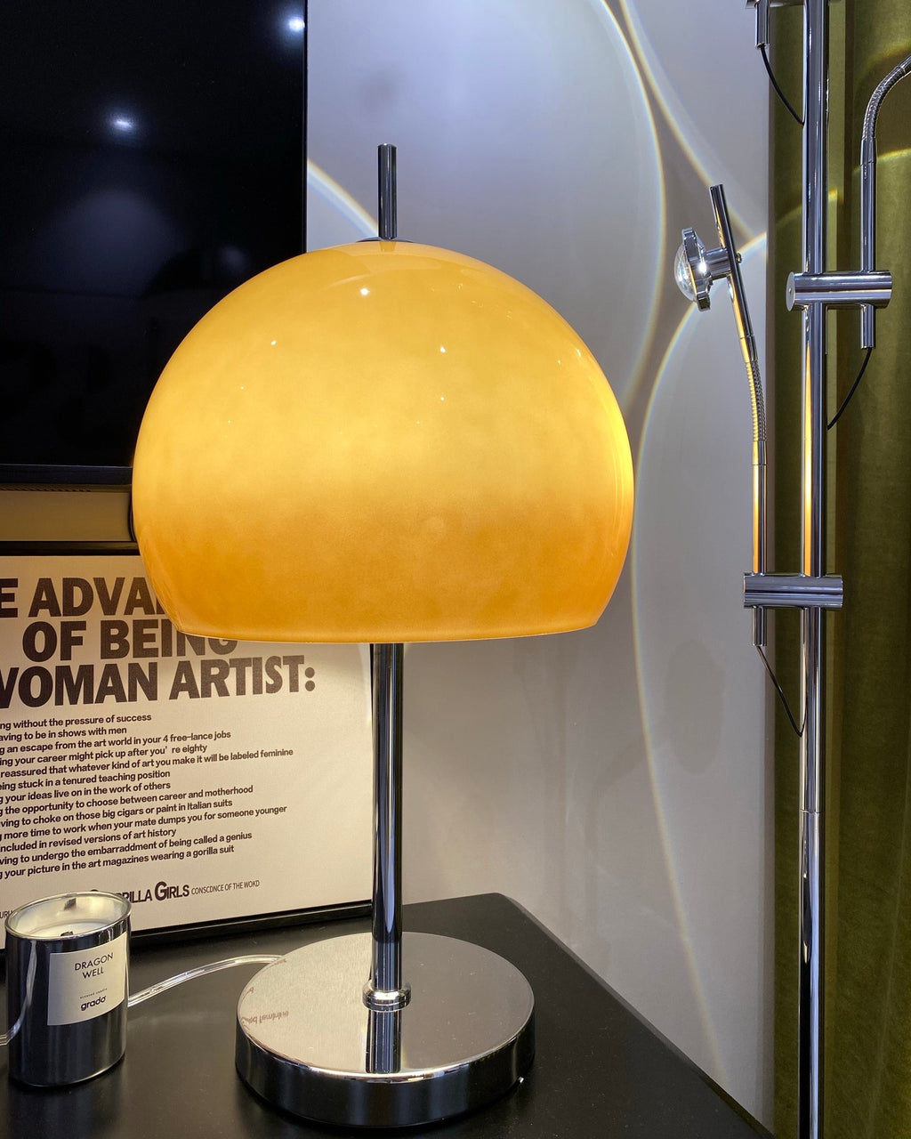 WINTHROP MUSHROOM-SHAPED AMBER LAMP