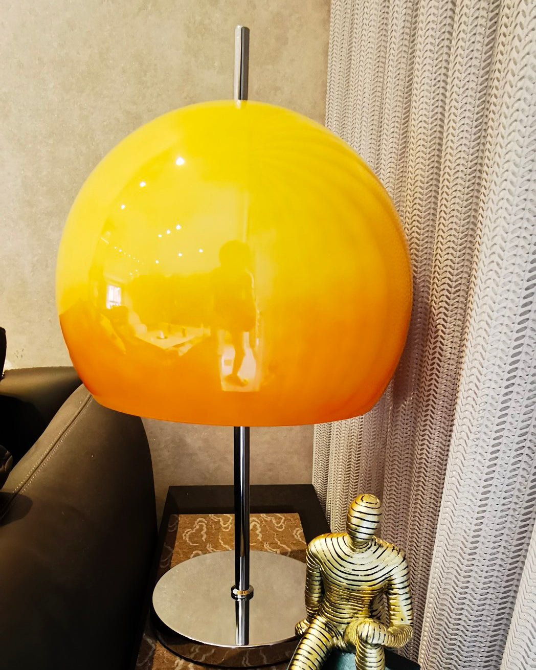 WINTHROP MUSHROOM-SHAPED AMBER LAMP