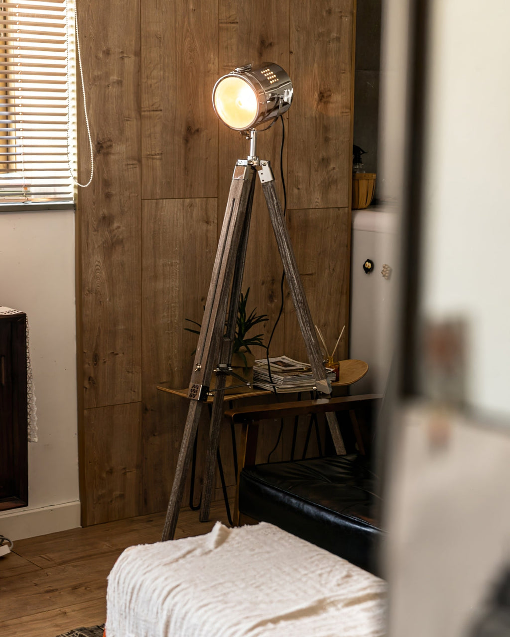 PORTSMOUTH MARITIME TRIPOD FLOOR LAMP