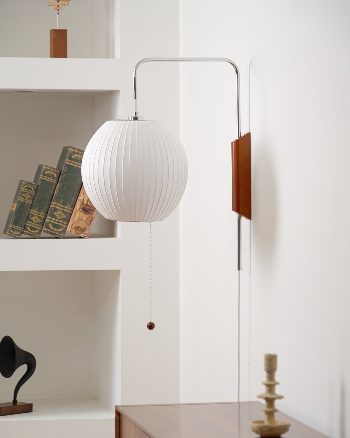 THISTLEWOOD GLOWING WALL SCONCE