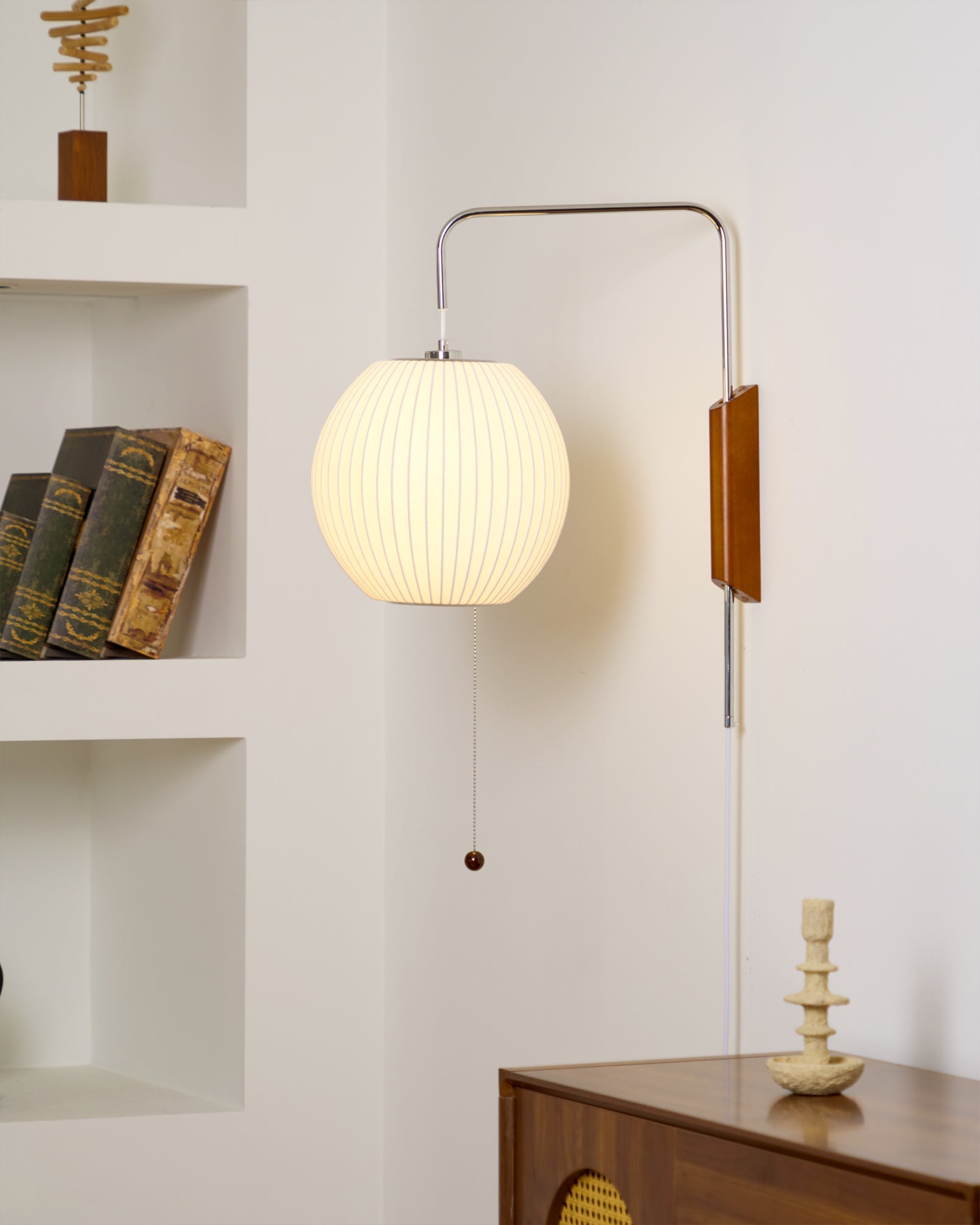 THISTLEWOOD GLOWING WALL SCONCE