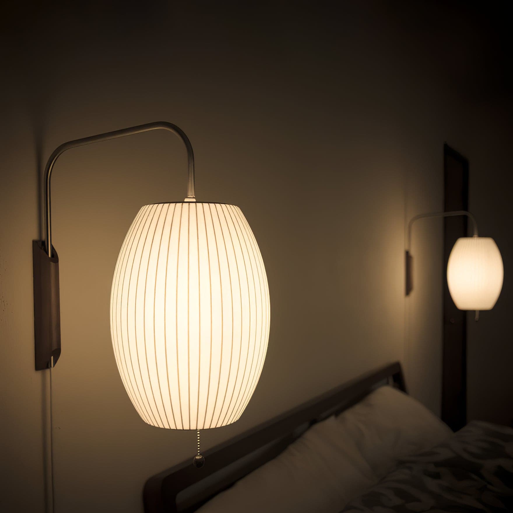 THISTLEWOOD GLOWING WALL SCONCE