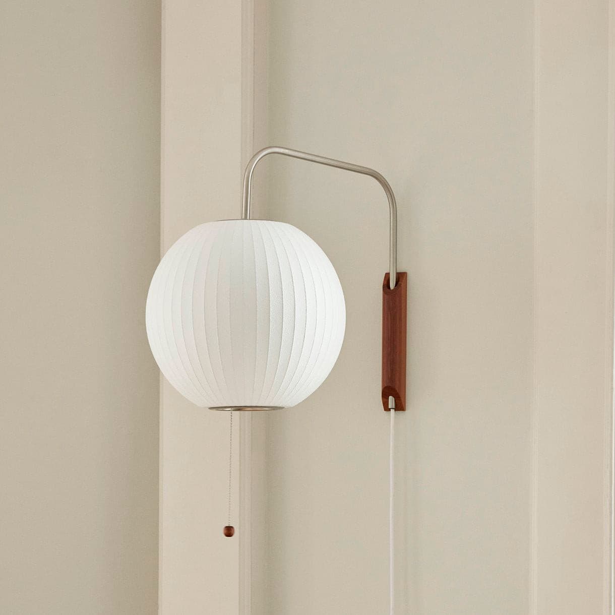 THISTLEWOOD GLOWING WALL SCONCE