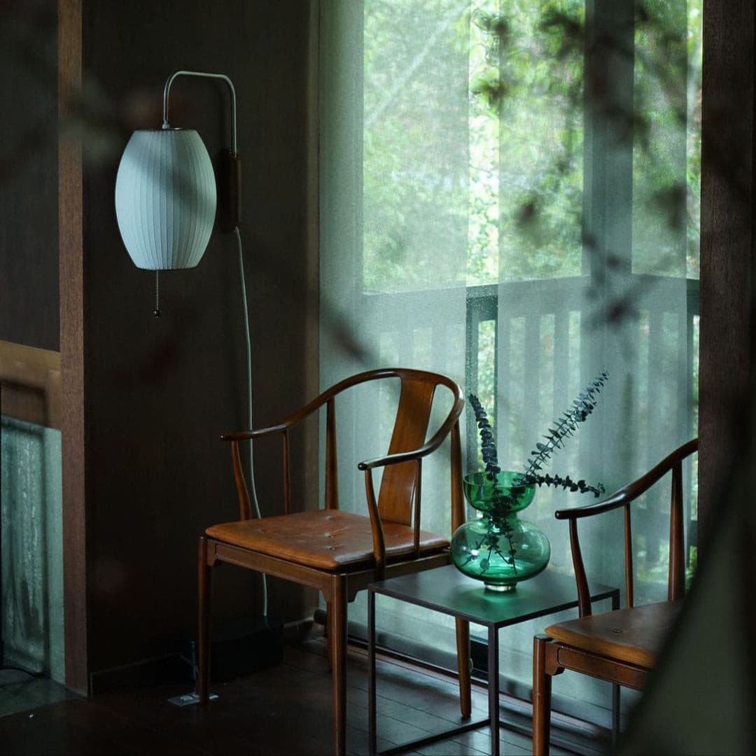 THISTLEWOOD GLOWING WALL SCONCE